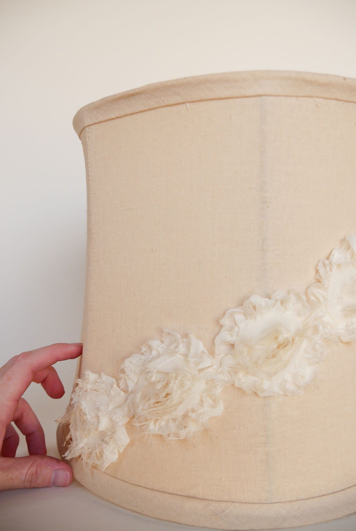 Vintage Linen Drum Lamp Shade with Floral Design, Shabby Chic Lamp Shade, Vintage Linen Shade, Vintage Linen Lamp Shade, Vintage COttagecore Lamp Shade, Vintage Cottagecore Decor, Vintage COttage Lighting