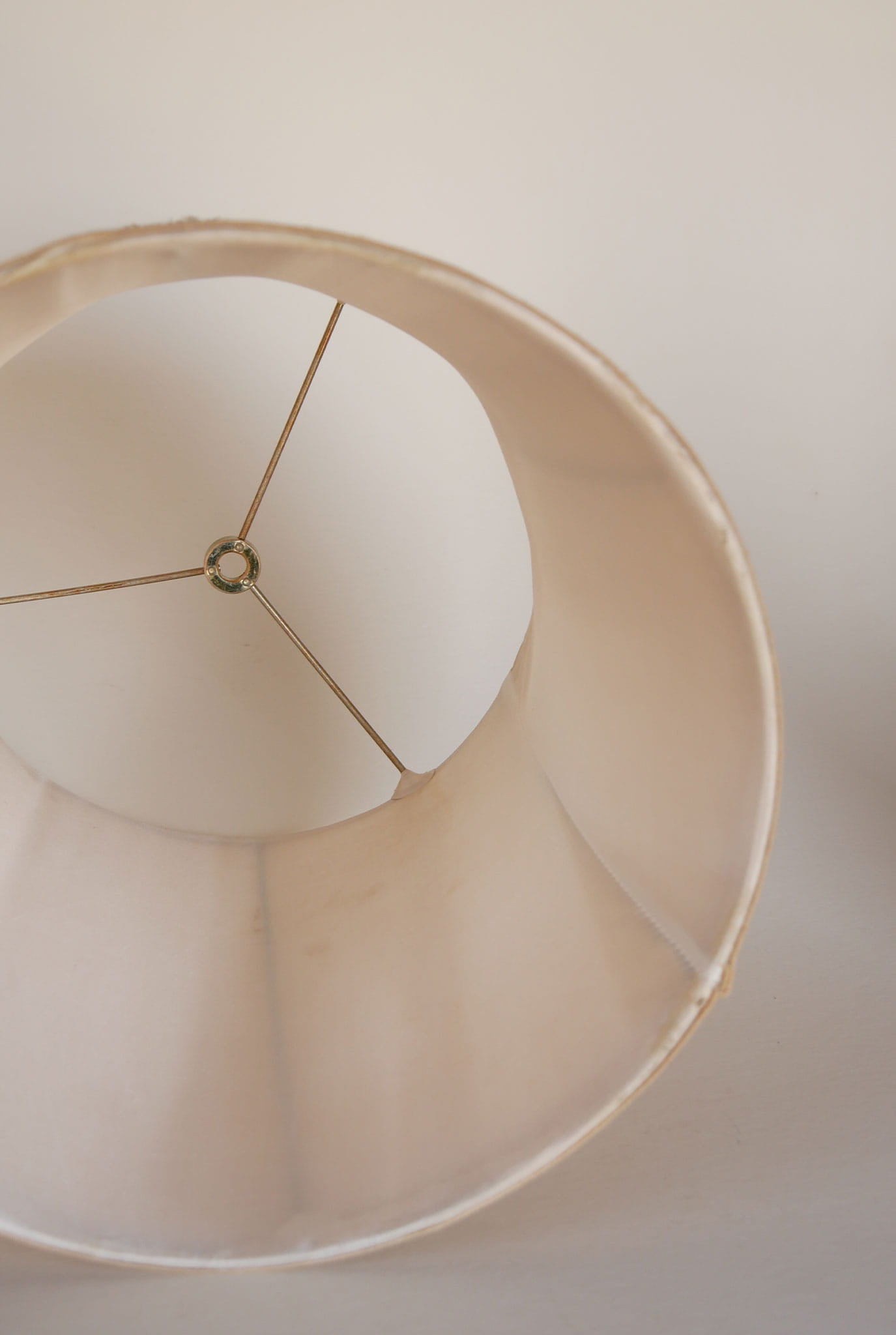 Vintage Linen Drum Lamp Shade with Floral Design, Shabby Chic Lamp Shade, Vintage Linen Shade, Vintage Linen Lamp Shade, Vintage COttagecore Lamp Shade, Vintage Cottagecore Decor, Vintage COttage Lighting