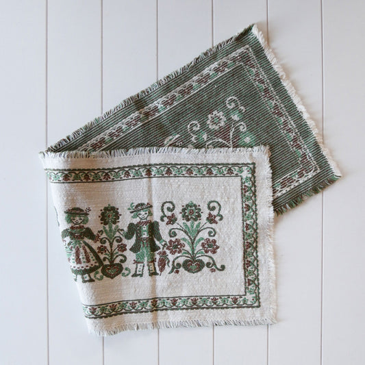 Dutch Boy and Girl Scene Table Runner, FOlk Table Runner, Green and White Folk Runner, Vintage Folk Decor, Vintage Kitchen DEcor