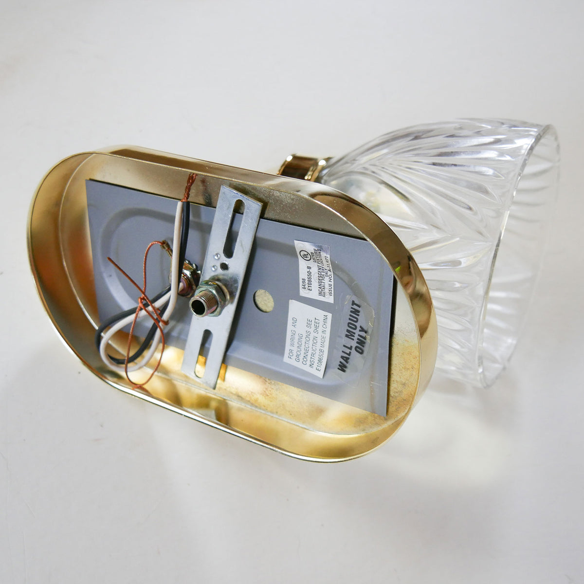 Vintage Gold Wall Sconce with Cut Glass Shade, Vintage Wall Sconce, Vintage Gold Wall Light, Cottagecore Wall Light, Gold Vintage Wall Light