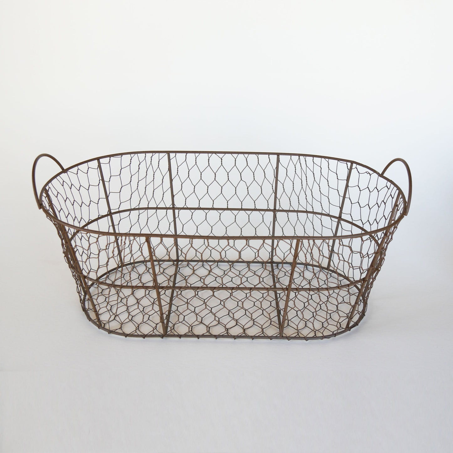 Vintage Country Wire Basket, Vintage Farmhouse Basket, Vintage Egg Basket, Vintage Kitchen Basket Decor, Vintage Kitchen Decor, Vintage Wire Basket Decor, Vintage Chicken Wire Basket, Vintage Home Decor