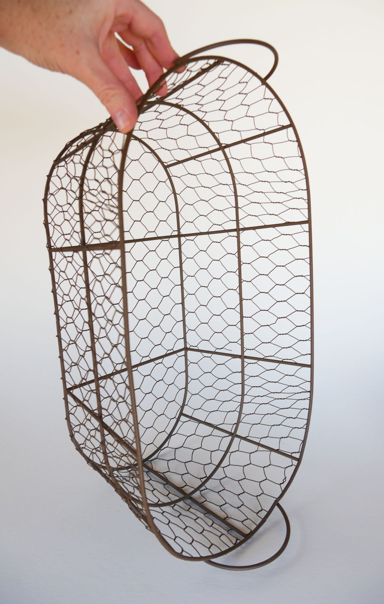 Vintage Country Wire Basket, Vintage Farmhouse Basket, Vintage Egg Basket, Vintage Kitchen Basket Decor, Vintage Kitchen Decor, Vintage Wire Basket Decor, Vintage Chicken Wire Basket, Vintage Home Decor