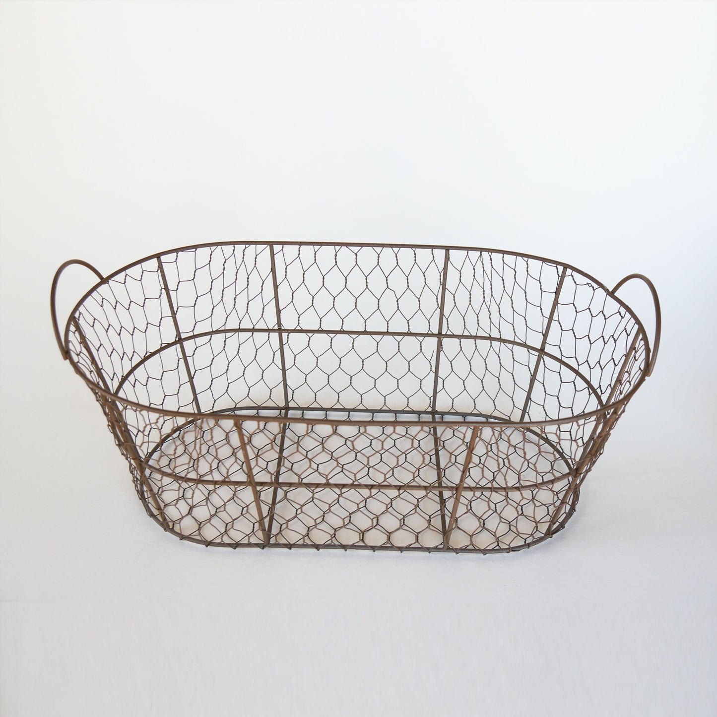 Vintage Country Wire Basket, Vintage Farmhouse Basket, Vintage Egg Basket, Vintage Kitchen Basket Decor, Vintage Kitchen Decor, Vintage Wire Basket Decor, Vintage Chicken Wire Basket, Vintage Home Decor