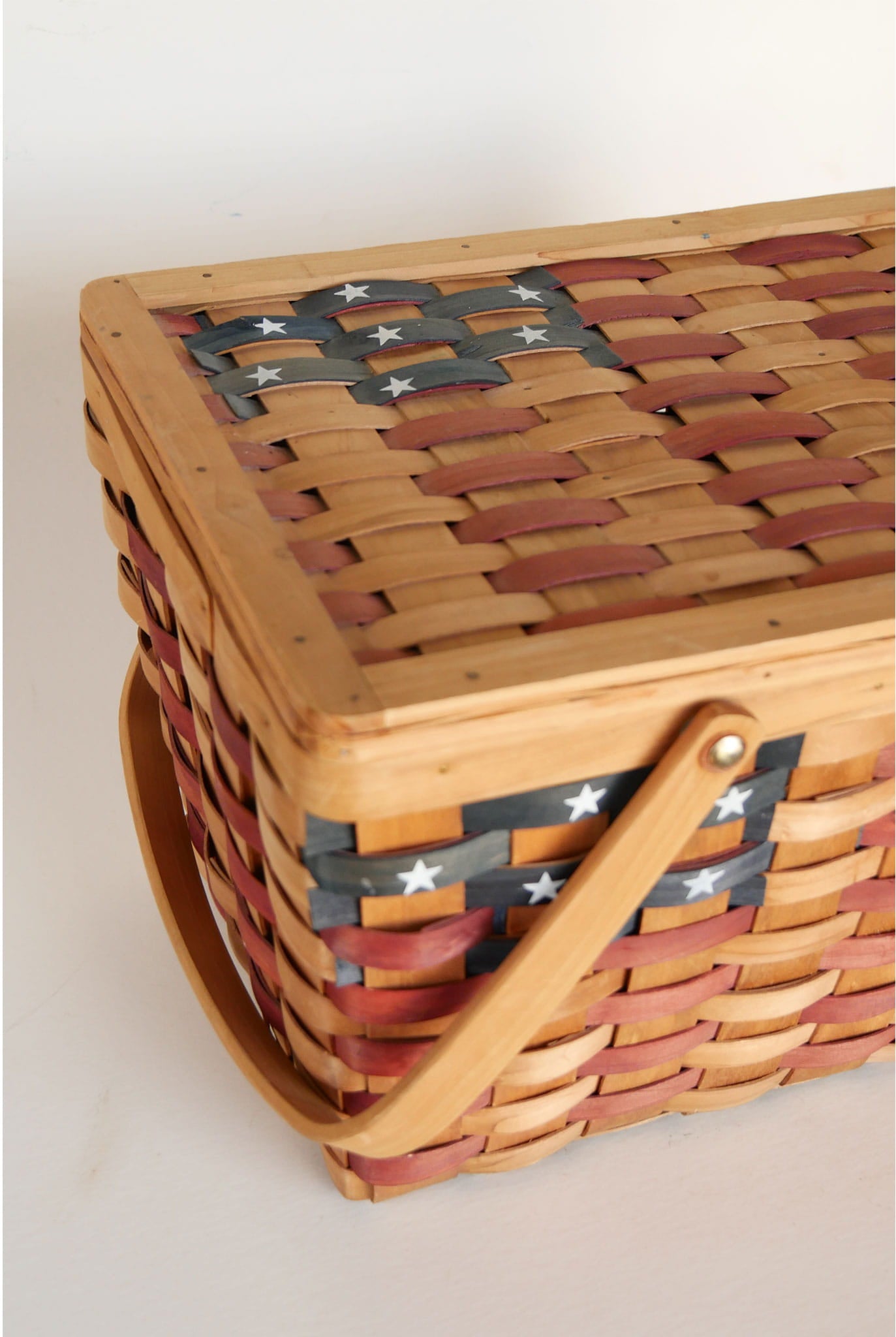 Large American Flag Picnic Basket, American Flag Basket, Vintage Fourth of July Basket, Vintage American Flag Picnic Basket