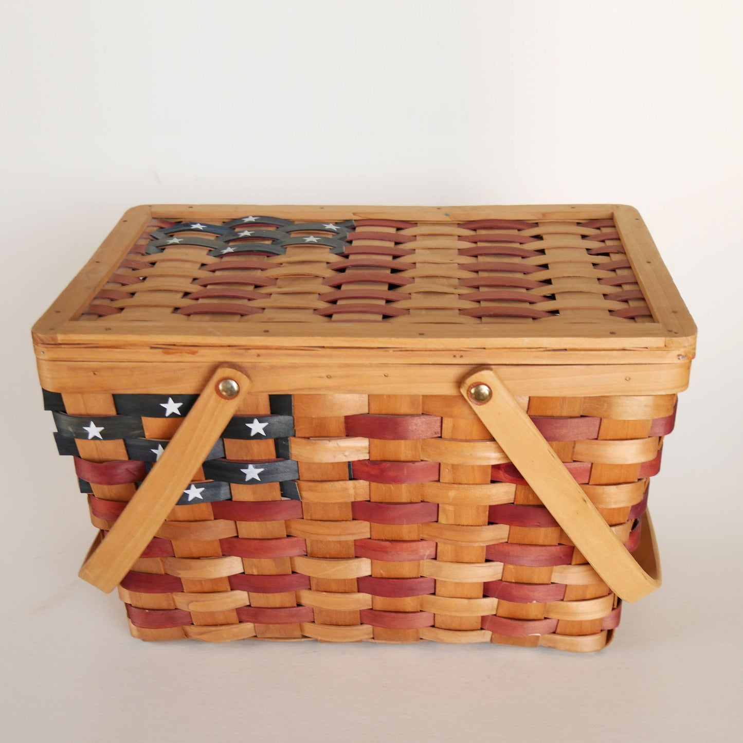 Large American Flag Picnic Basket, American Flag Basket, Vintage Fourth of July Basket, Vintage American Flag Picnic Basket