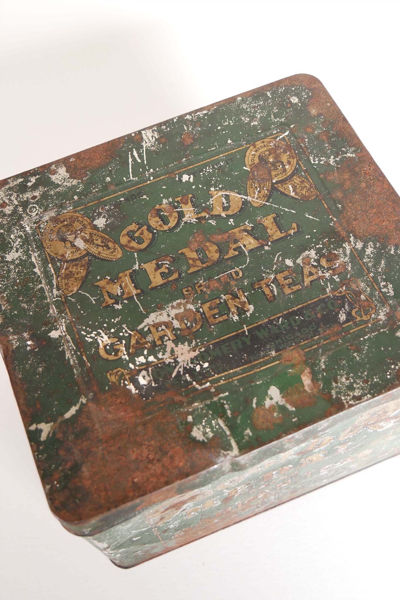 Large Vintage Gold Metal Garden Teas Green Tin, Vintage TEa Tins, Vintage Green Tins, LArge Rustic Green Tin Boxes, Vintage Tins, Primitive Green Tea Tins, Vintage Home Decor