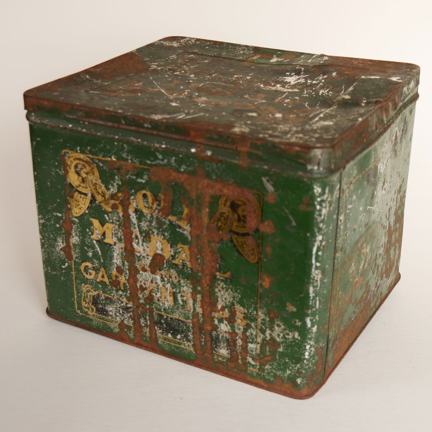Large Vintage Gold Metal Garden Teas Green Tin, Vintage TEa Tins, Vintage Green Tins, LArge Rustic Green Tin Boxes, Vintage Tins, Primitive Green Tea Tins, Vintage Home Decor