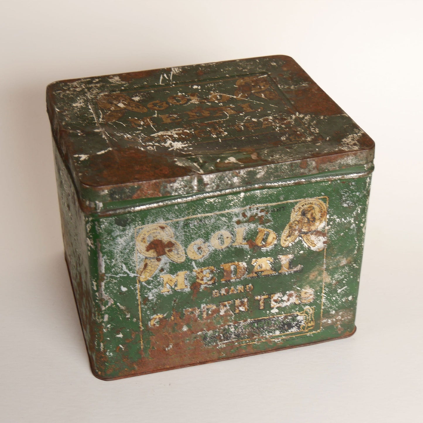 Large Vintage Gold Metal Garden Teas Green Tin, Vintage TEa Tins, Vintage Green Tins, LArge Rustic Green Tin Boxes, Vintage Tins, Primitive Green Tea Tins, Vintage Home Decor