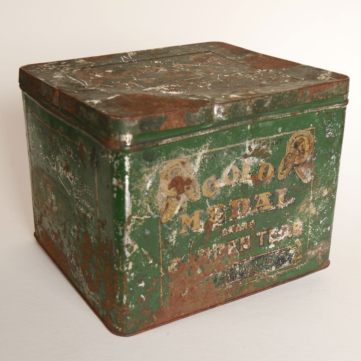 Large Vintage Gold Metal Garden Teas Green Tin, Vintage TEa Tins, Vintage Green Tins, LArge Rustic Green Tin Boxes, Vintage Tins, Primitive Green Tea Tins, Vintage Home Decor