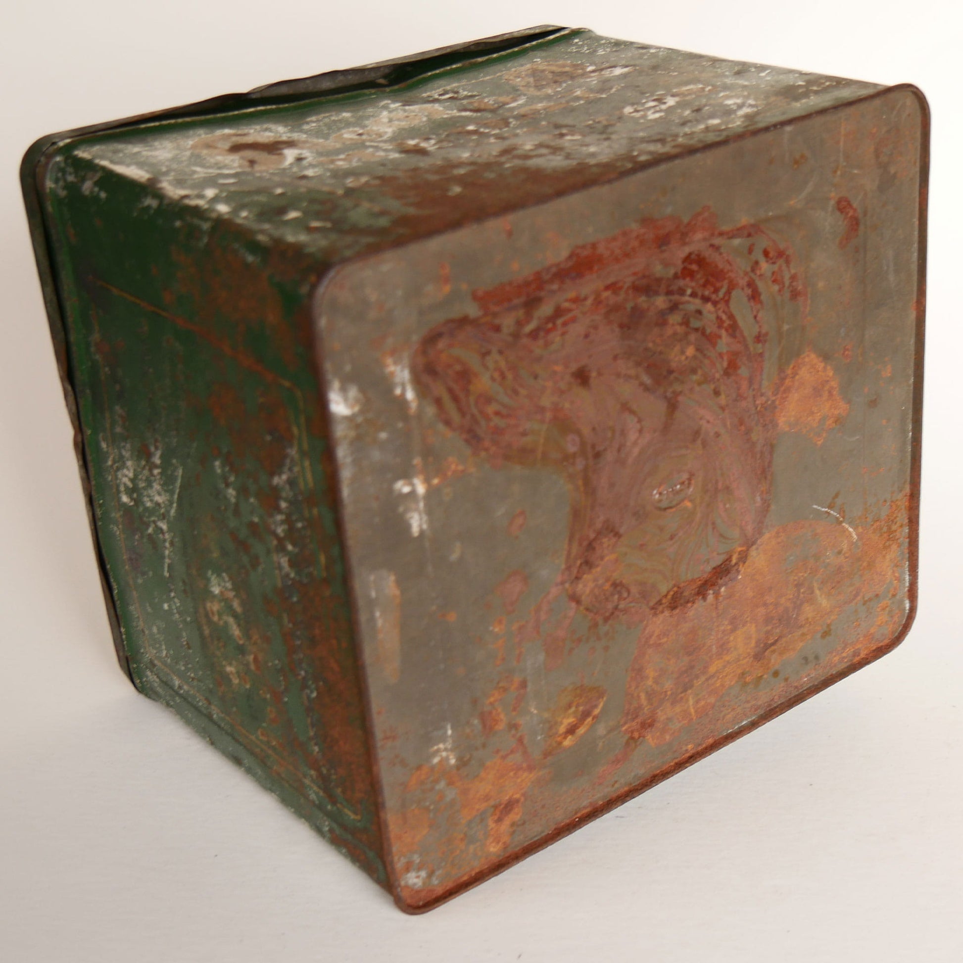 Large Vintage Gold Metal Garden Teas Green Tin, Vintage TEa Tins, Vintage Green Tins, LArge Rustic Green Tin Boxes, Vintage Tins, Primitive Green Tea Tins, Vintage Home Decor
