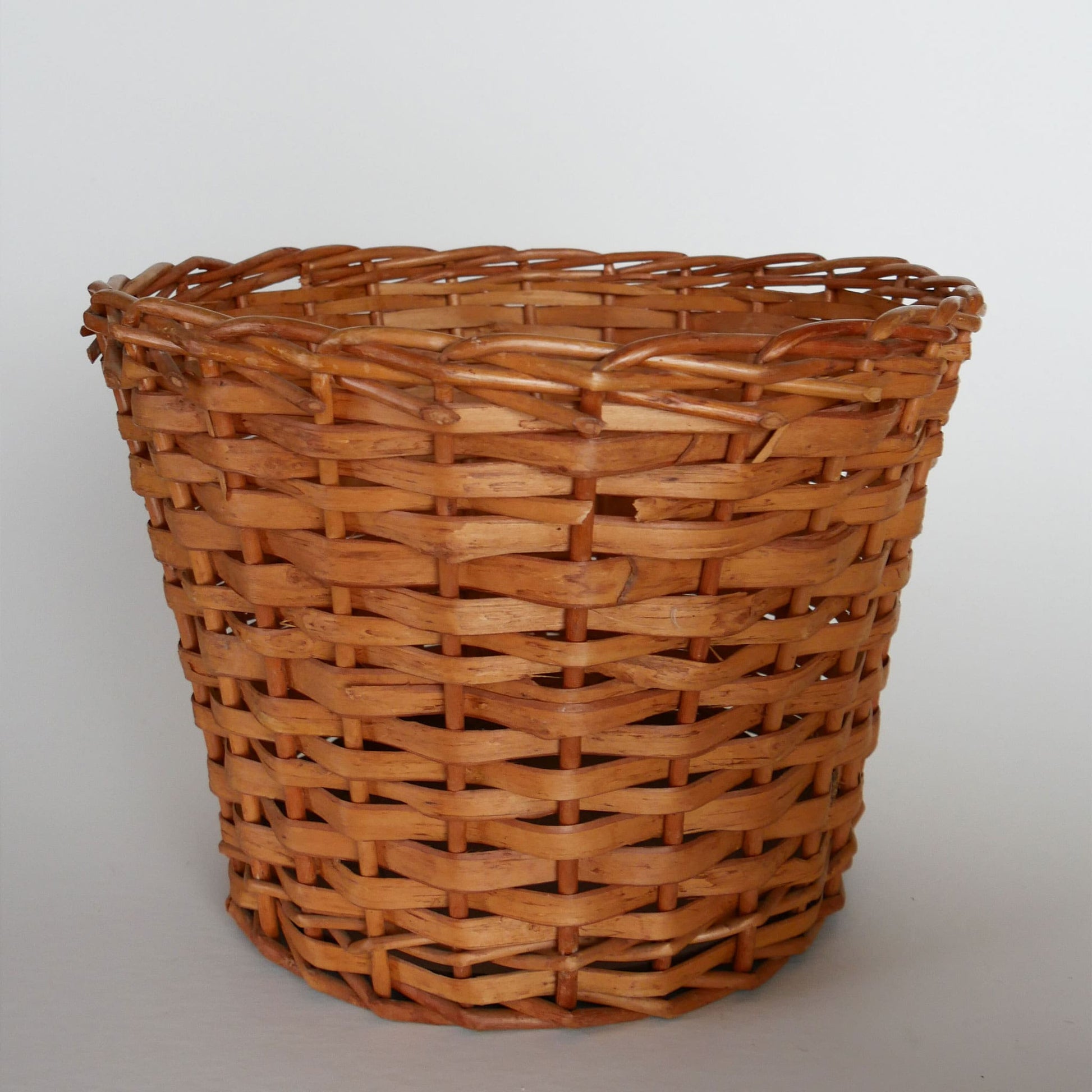 Vintage Wicker Plant Holder, Vintage Wicker Tree Stand, Vintage Wicker Basket, Basket Planter