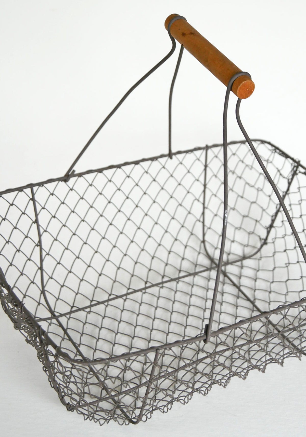 Vintage Chicken Wire Handle Gathering Basket, Vintage Wire Egg Basket, Vintage Wire Basket, Vintage Wire Gathering Basket, Vintage Egg Basket, Vintage Wire Egg Basket, Vintage Egg Basket