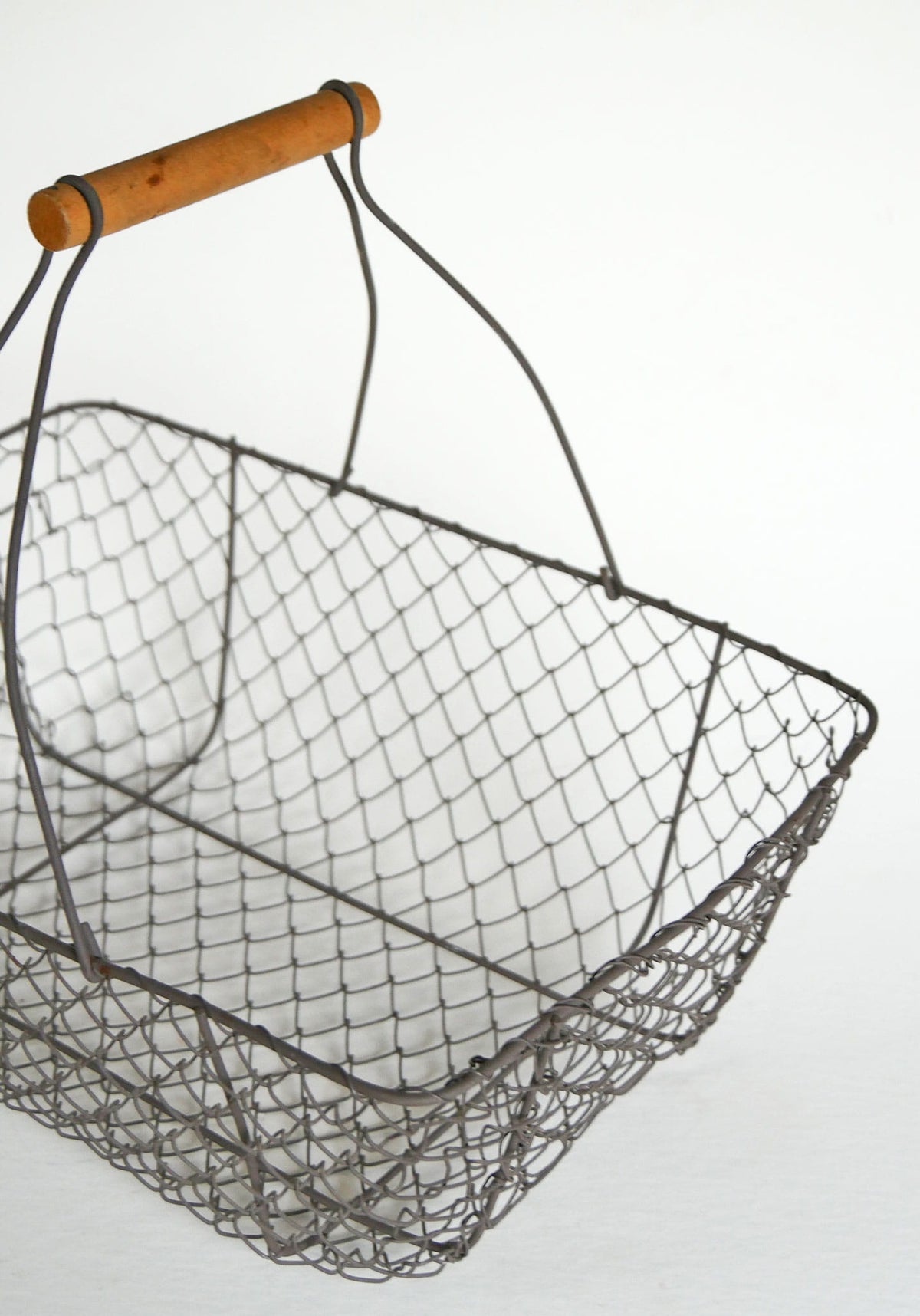 Vintage Chicken Wire Handle Gathering Basket, Vintage Wire Egg Basket, Vintage Wire Basket, Vintage Wire Gathering Basket, Vintage Egg Basket, Vintage Wire Egg Basket, Vintage Egg Basket