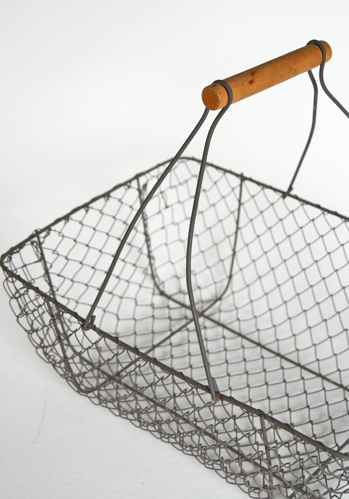 Vintage Chicken Wire Handle Gathering Basket, Vintage Wire Egg Basket, Vintage Wire Basket, Vintage Wire Gathering Basket, Vintage Egg Basket, Vintage Wire Egg Basket, Vintage Egg Basket