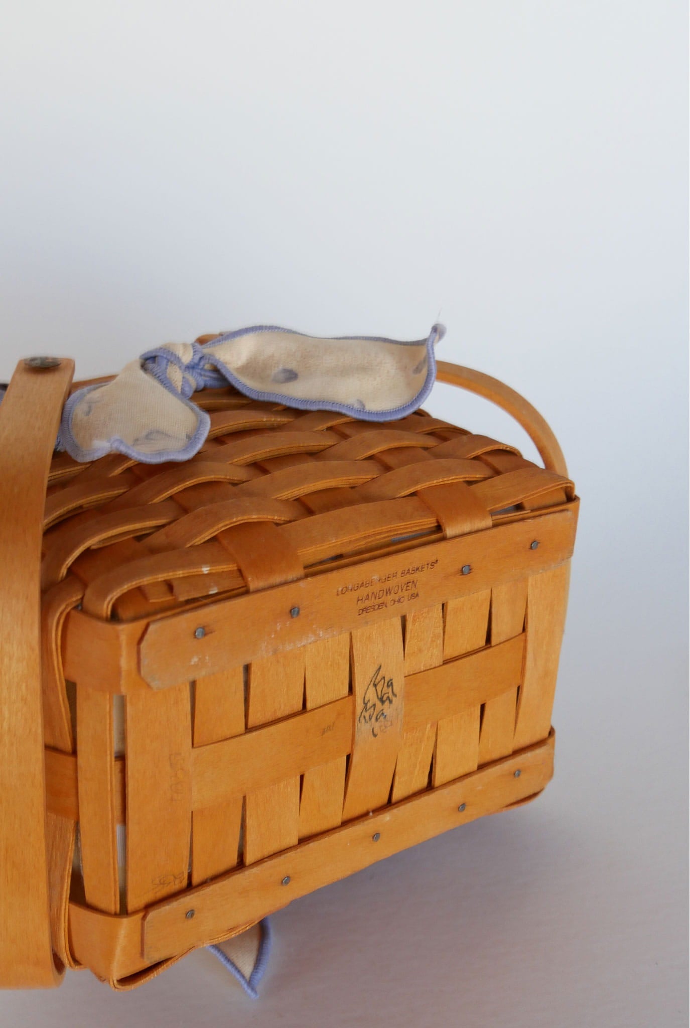 Longaberger Seashell Basket with Fabric Liner, Vintage Longaberger Beach Basket, Vintage Longaberger Nautical Basket, Vintage Nautical Wicker Decor, Vintage Longaberger Market Basket, Vintage Longaberger Picnic Basket, Vintage Picnic Basket, Vintage Wicker Decor