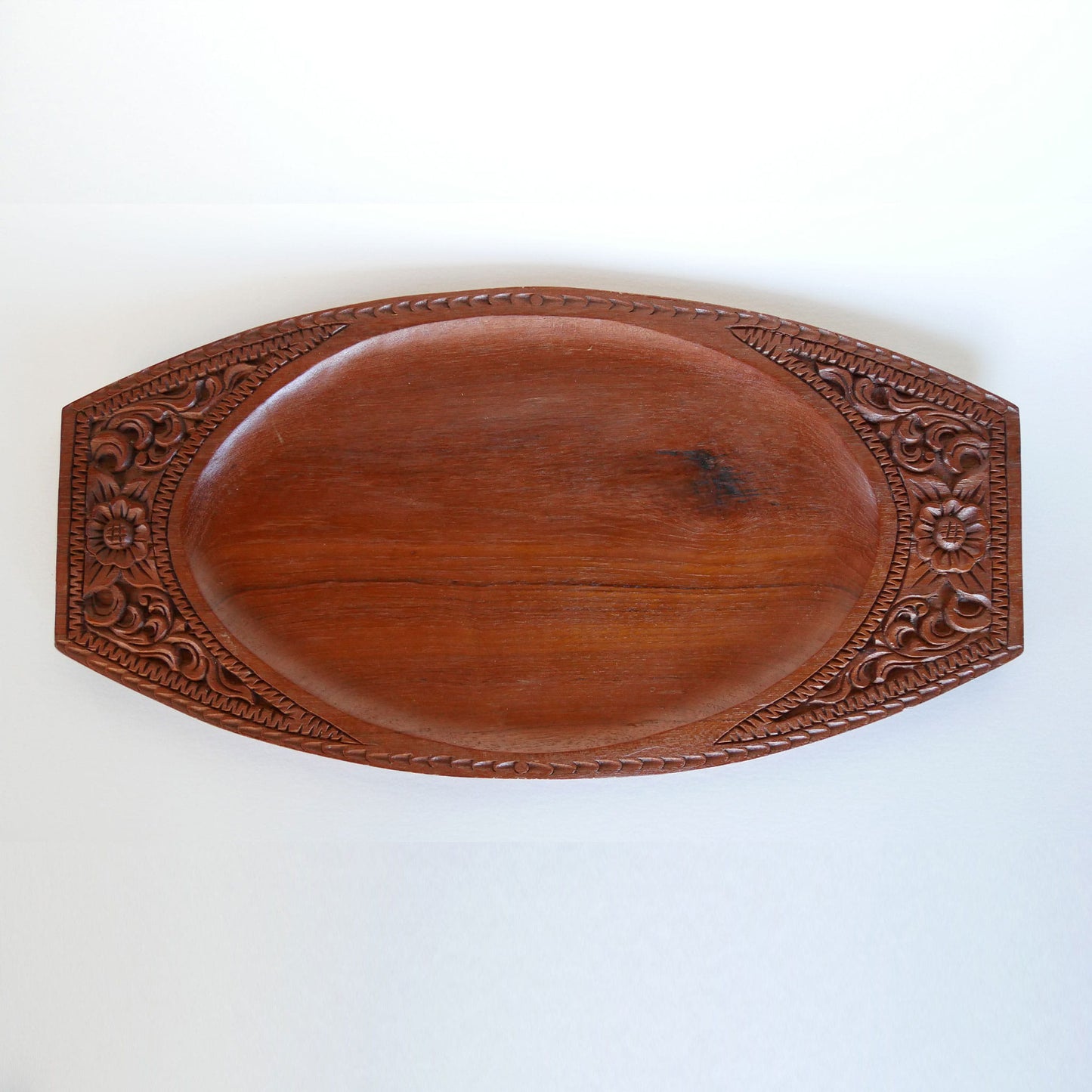 Vintage Floral Carved Oval Wood Tray, Vintage Wood Tray, Vintage Decorative Wood tray, Vintage Floral Tray, Vintage Floral Wood Tray, Vintage Home Decor
