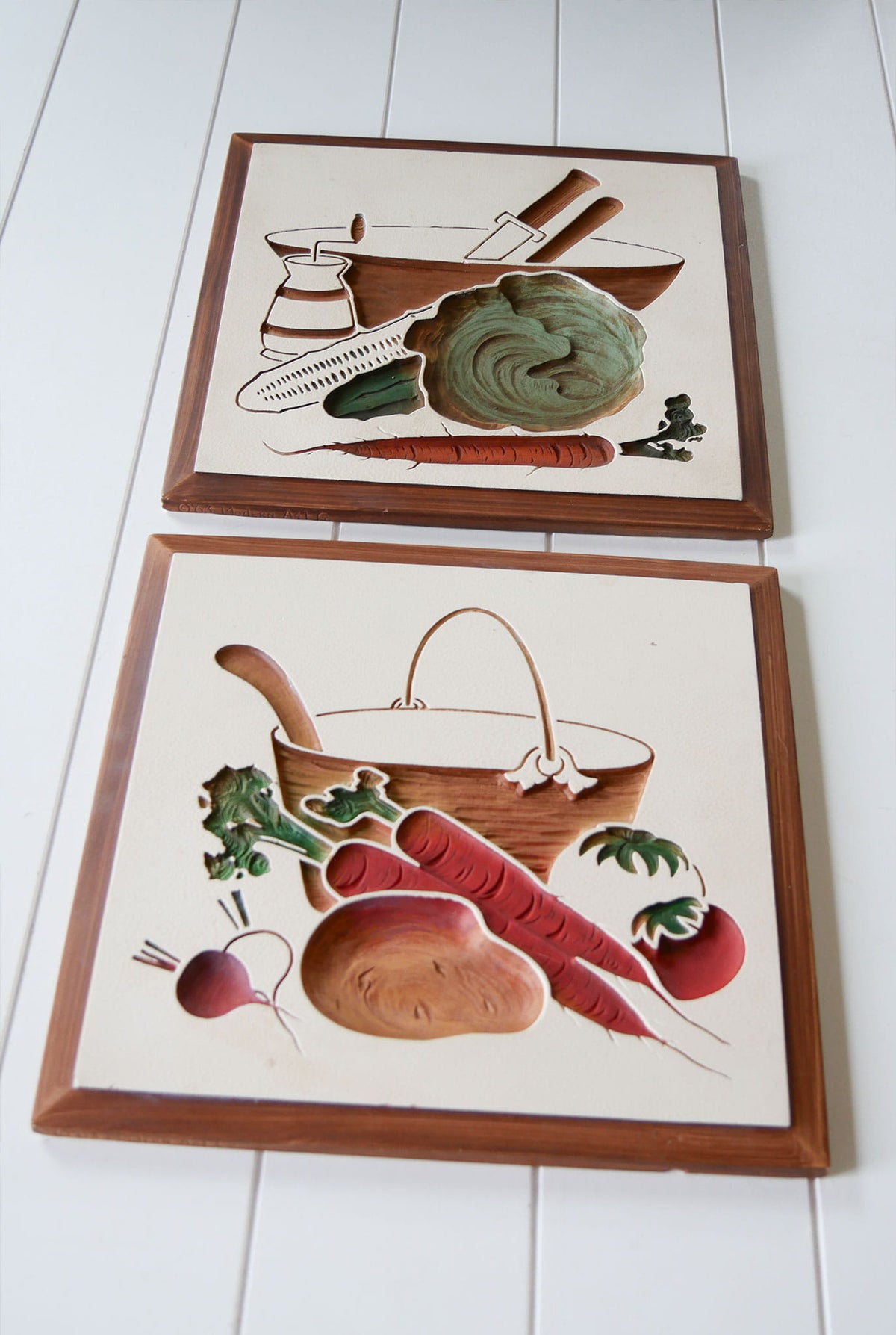 Pair of Vintage Chalkware Vegetable Garden Plaques, Farmhouse Garden Plaque, Vegetable Garden Wall Art, Vintage Garden Wall Art, Vintage Garden Plaque