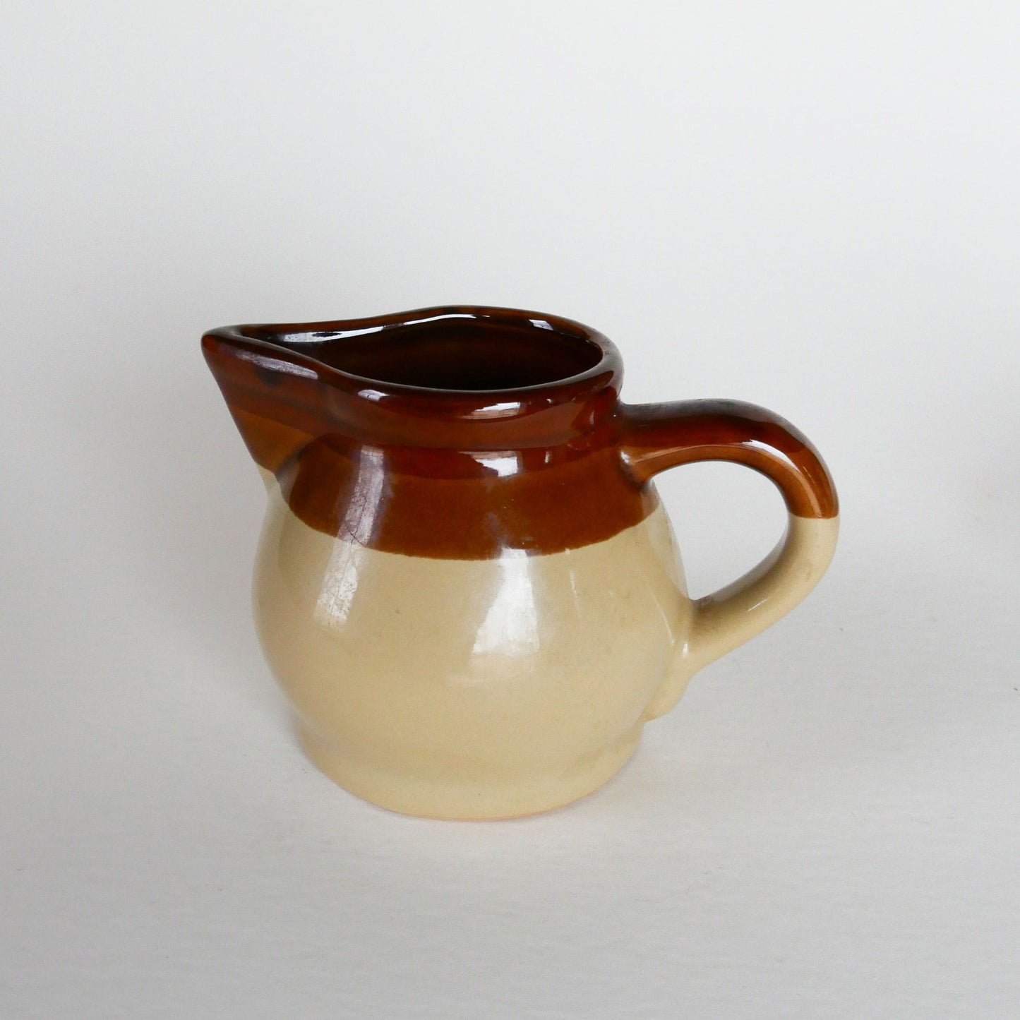 Pair of Vintage Two-Tone Stoneware Creamer Pitchers, Vintage Stoneware Creamers, Vintage Two Tone Creamer Set, Vintage Two Tone Cermanic Creamers, Vintage Farmhouse Stoneware, Vintage Home DEcor