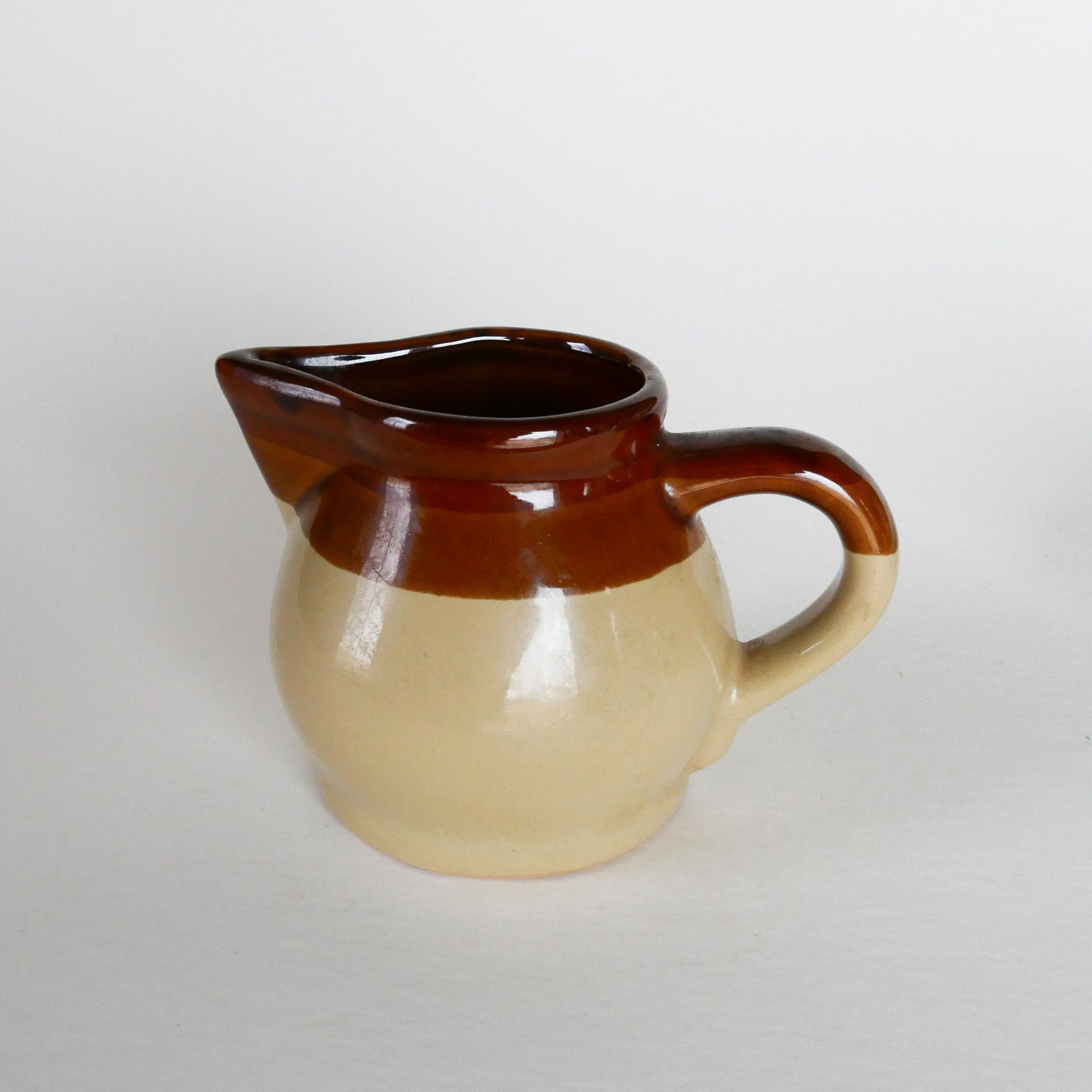 Pair of Vintage Two-Tone Stoneware Creamer Pitchers, Vintage Stoneware Creamers, Vintage Two Tone Creamer Set, Vintage Two Tone Cermanic Creamers, Vintage Farmhouse Stoneware, Vintage Home DEcor