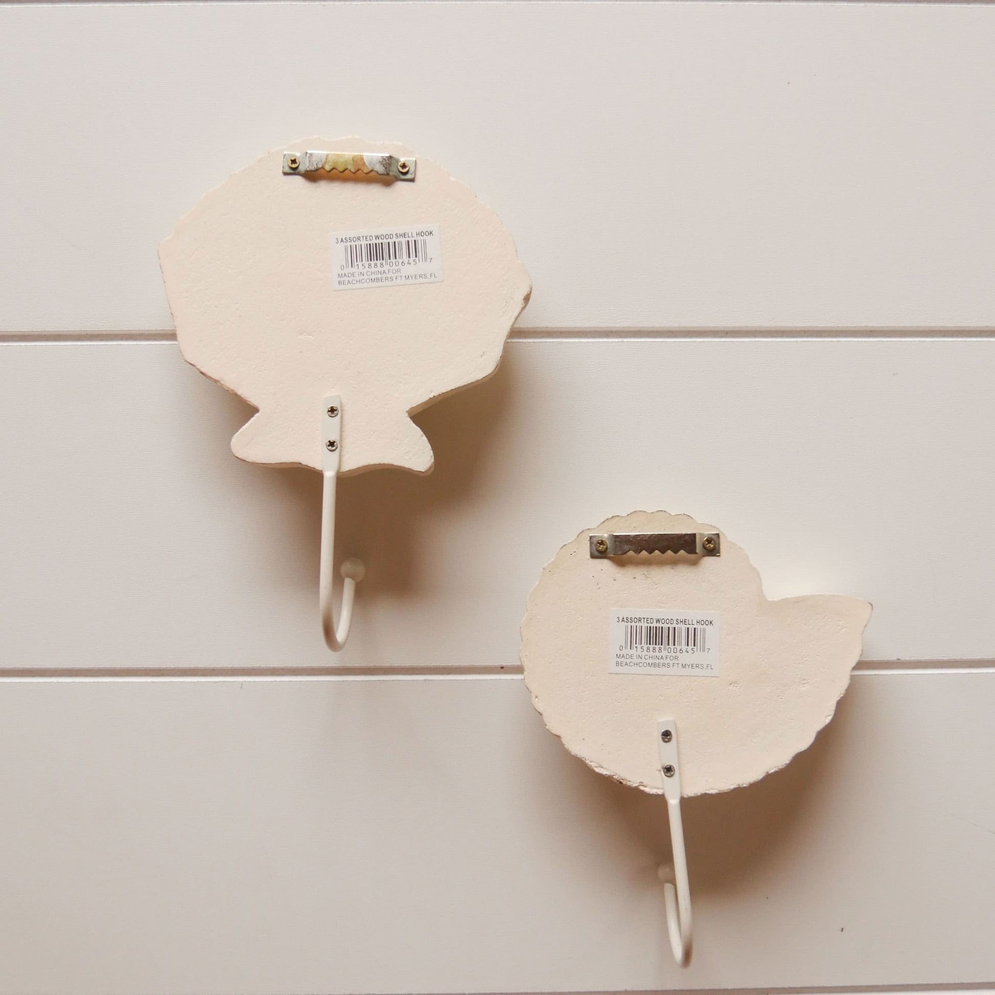 Pair of Ivory Shell Wall Hooks VIntage Nautical Wall Decor Vintage Coastal Wall Decor, Beach House Wall Decor Coastal Bathroom Decor Nautical Bathroom Decor