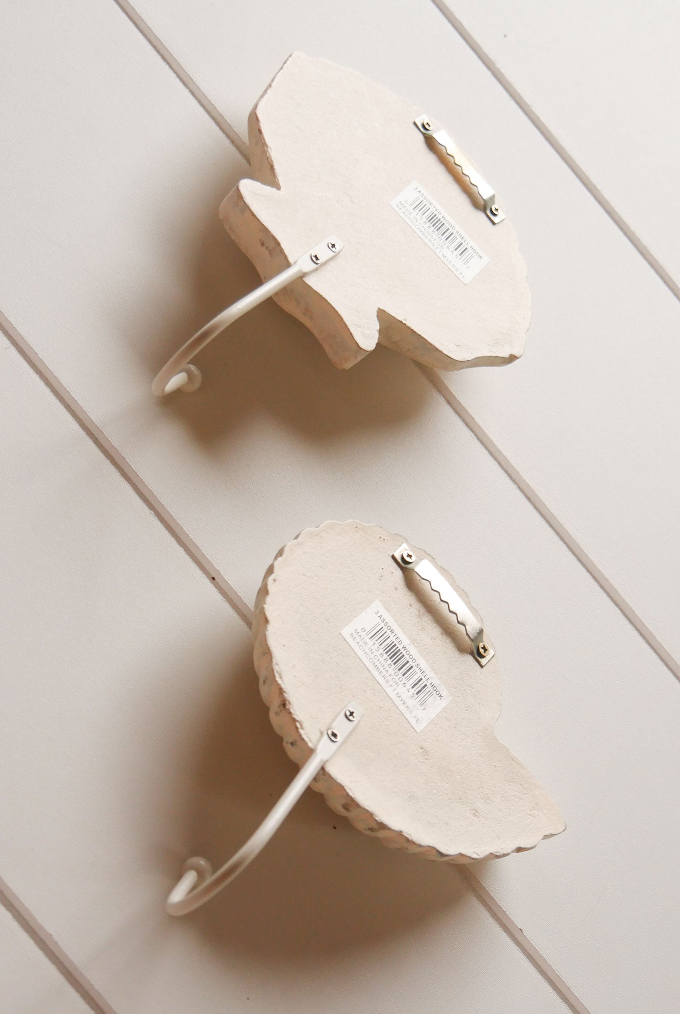 Pair of Ivory Shell Wall Hooks VIntage Nautical Wall Decor Vintage Coastal Wall Decor, Beach House Wall Decor Coastal Bathroom Decor Nautical Bathroom Decor