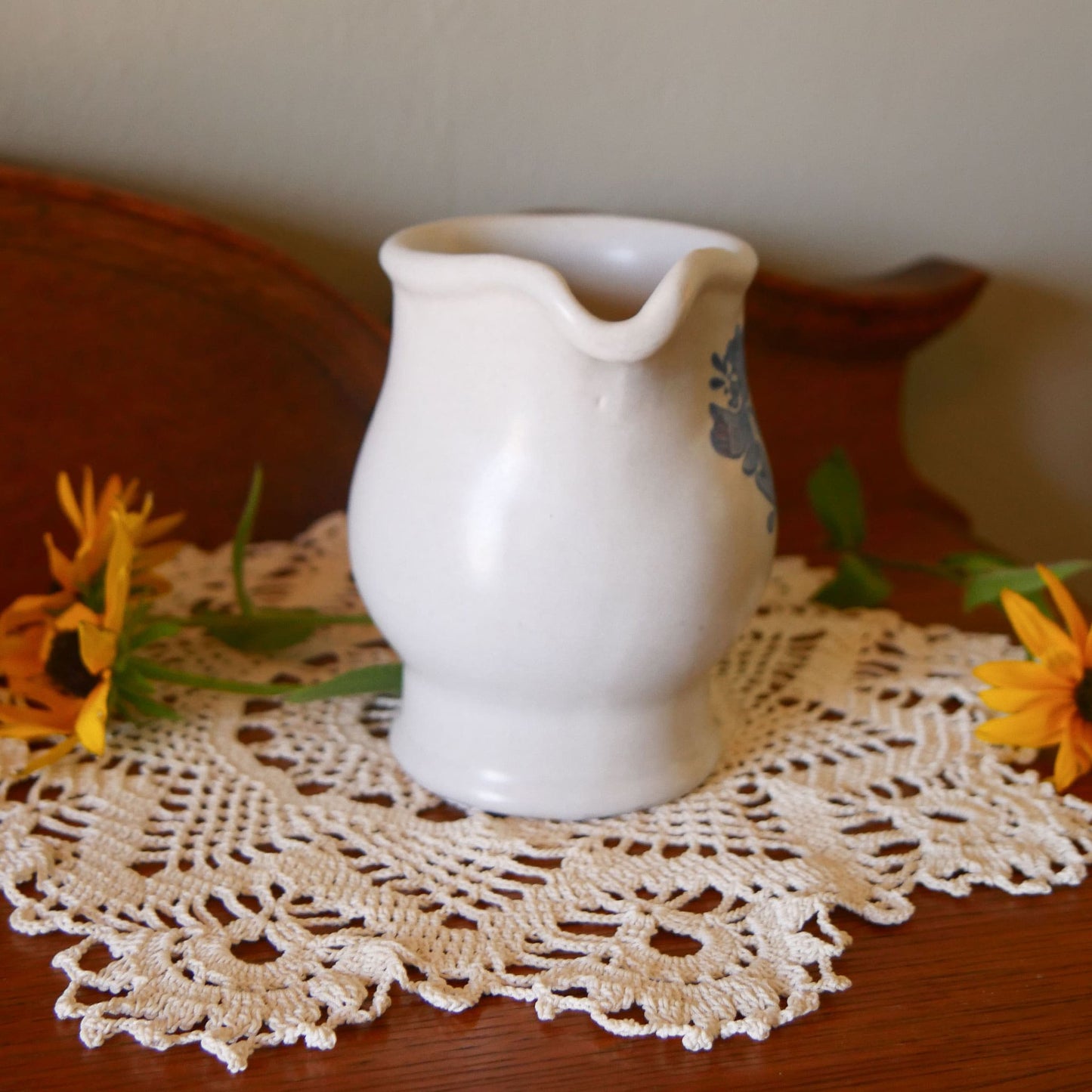 Pfaltzgraff Yorktown Creamer Pitcher, Vintage Farmhouse Stoneware with Cobalt Blue Design, Vintage Pfaltzgraff Yorktown Stoneware