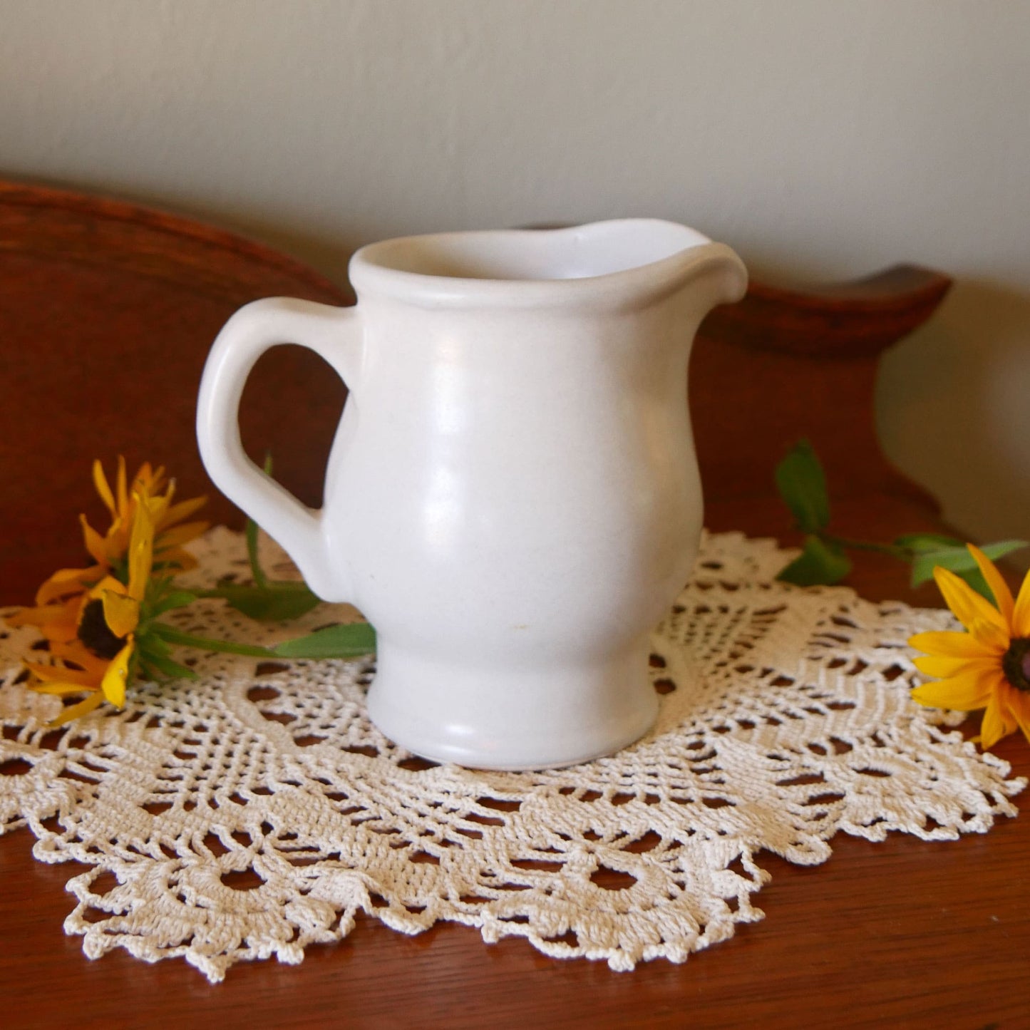 Pfaltzgraff Yorktown Creamer Pitcher, Vintage Farmhouse Stoneware with Cobalt Blue Design, Vintage Pfaltzgraff Yorktown Stoneware