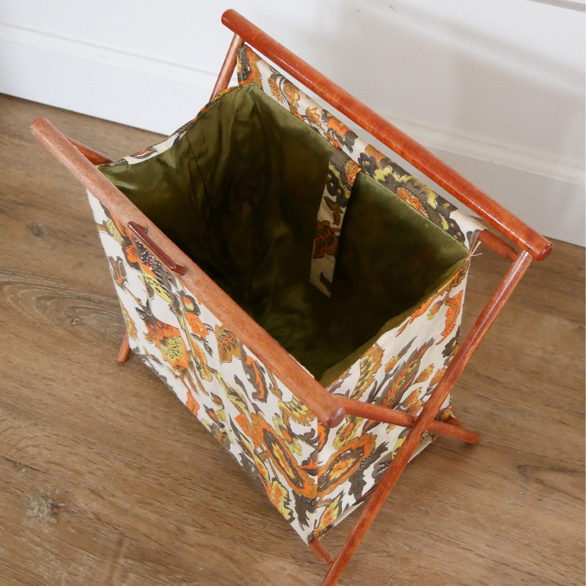 Retro Canvas Sewing Caddy, Vintage Sewing Caddy, Vintage Magazine Rack, Vintage Floral Sewing Caddy, Vintage Retro Decor, Vintage 70s Decor, Vintage Wood Sewing Caddy