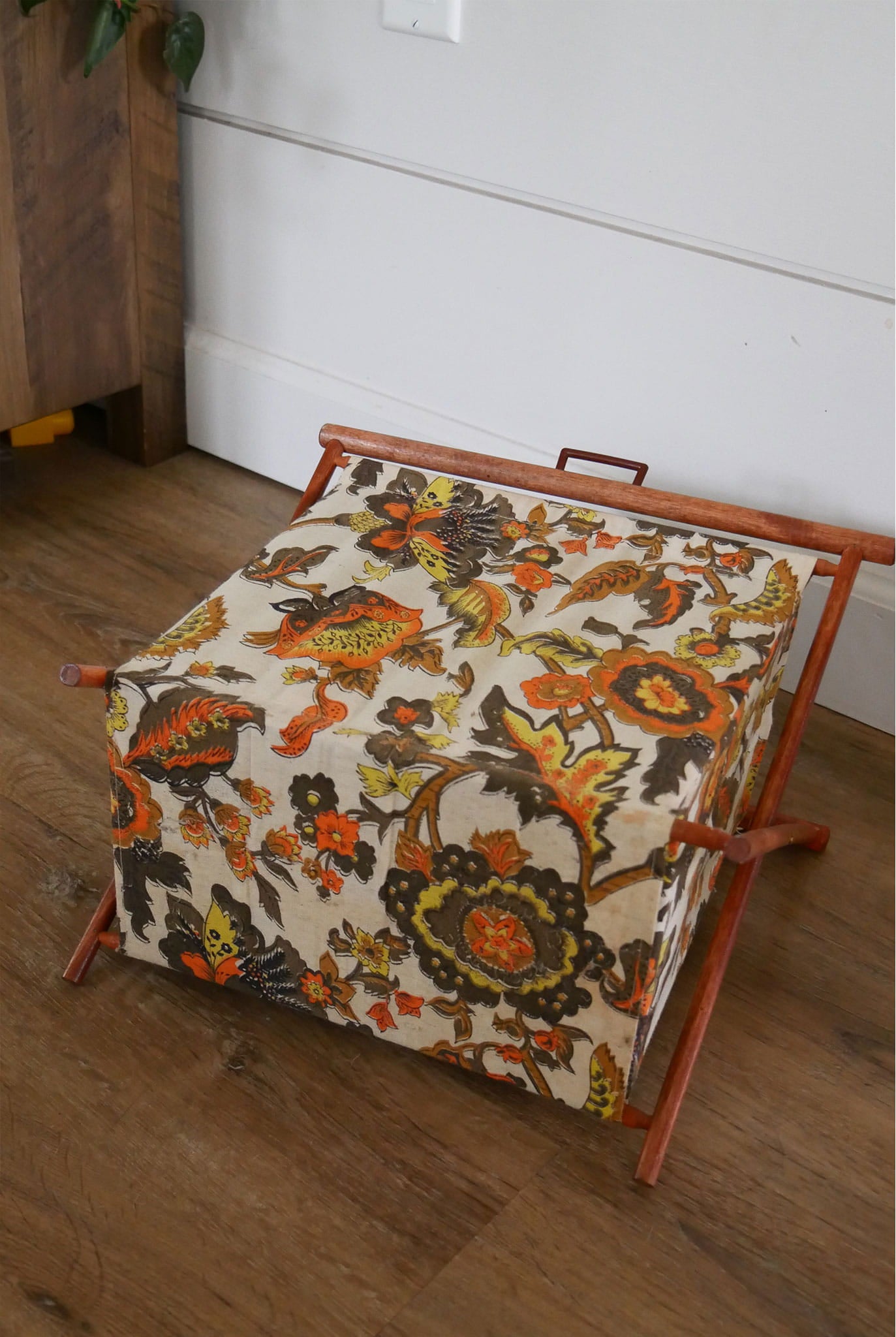 Retro Canvas Sewing Caddy, Vintage Sewing Caddy, Vintage Magazine Rack, Vintage Floral Sewing Caddy, Vintage Retro Decor, Vintage 70s Decor, Vintage Wood Sewing Caddy