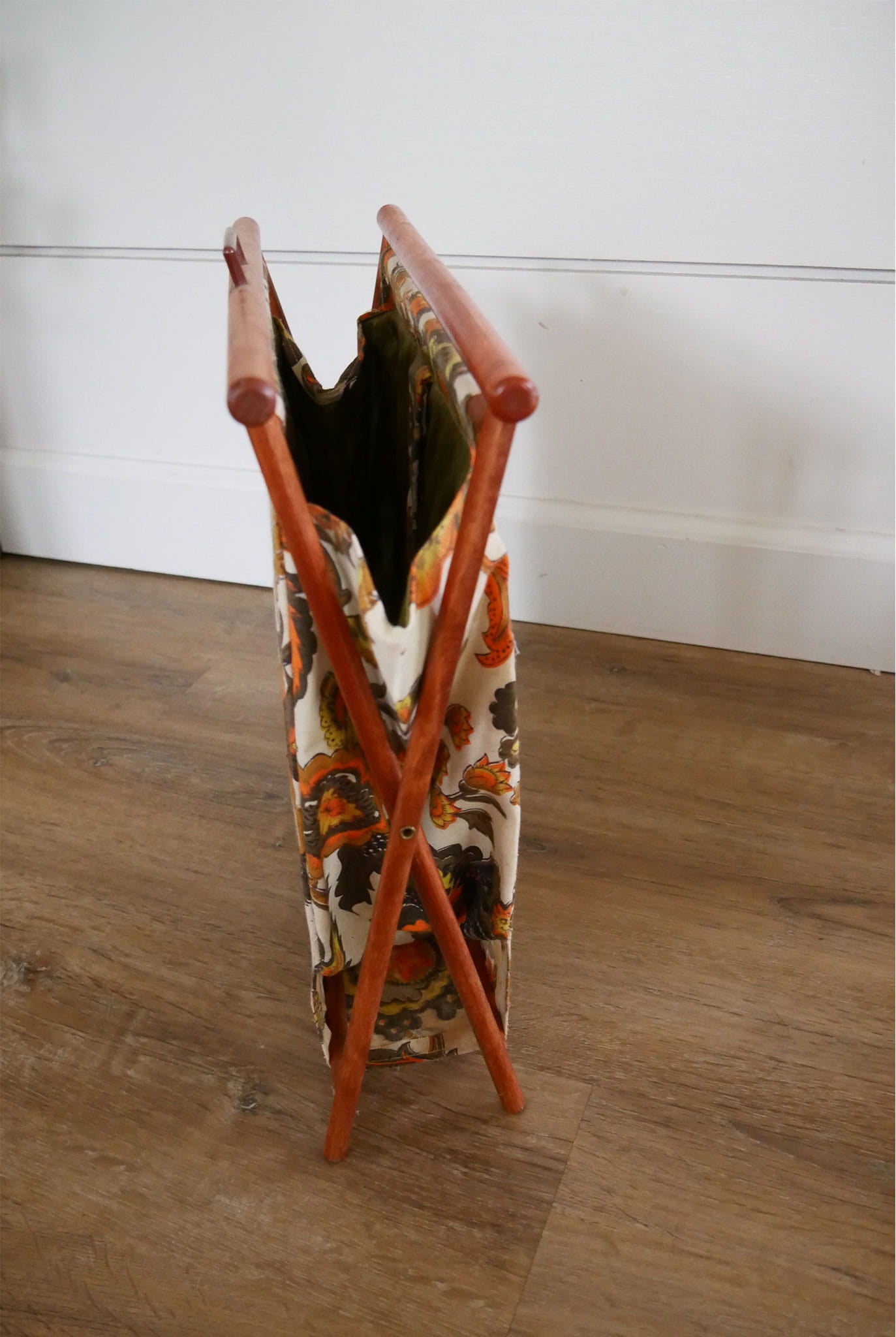Retro Canvas Sewing Caddy, Vintage Sewing Caddy, Vintage Magazine Rack, Vintage Floral Sewing Caddy, Vintage Retro Decor, Vintage 70s Decor, Vintage Wood Sewing Caddy