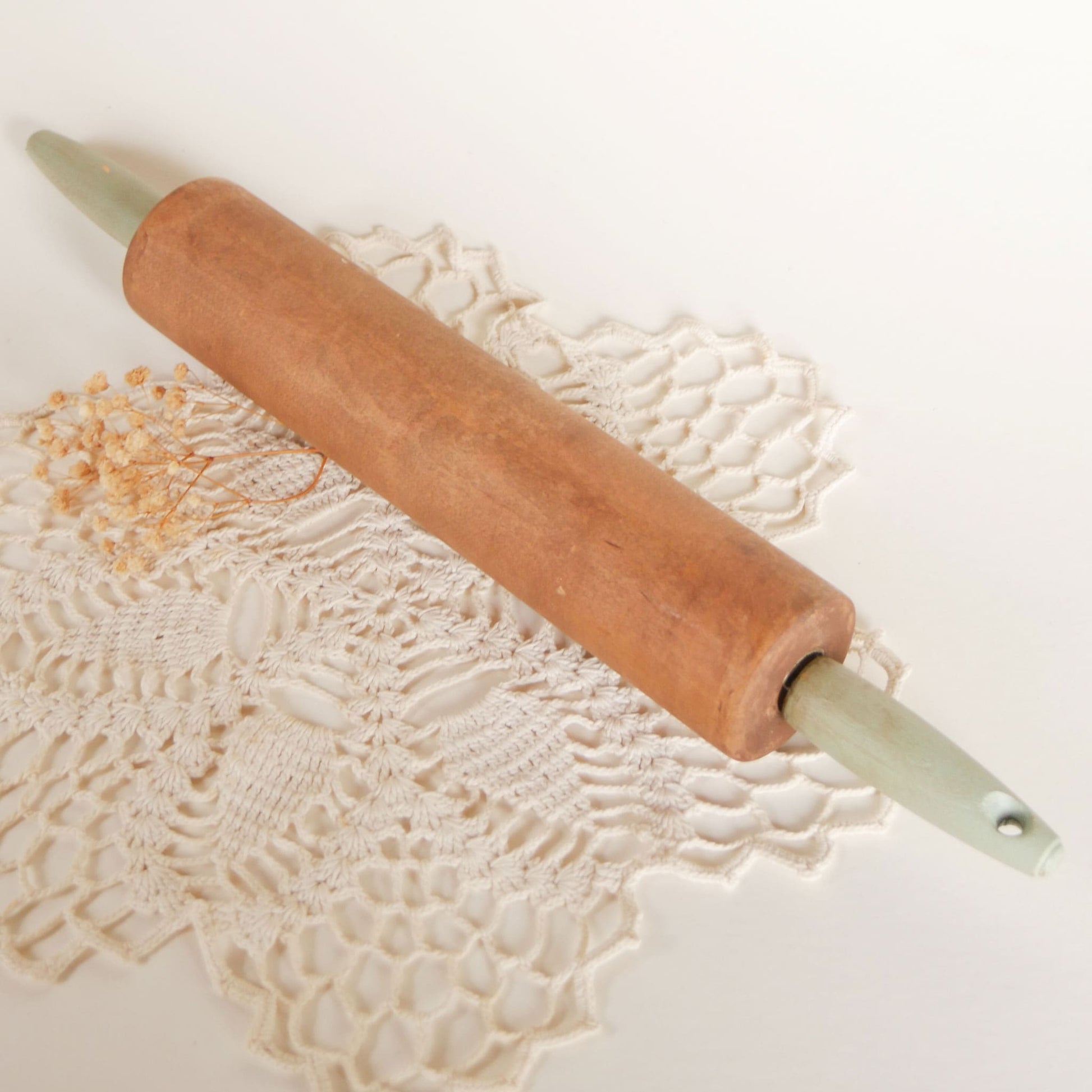 Rustic Rolling Pin with Sage Handles, Vintage Rolling Pin Green Handles, Vintage Farmhouse Kitchen Decor, Farmhouse Kitchen Rolling Pin, Farmhouse Rolling Pin