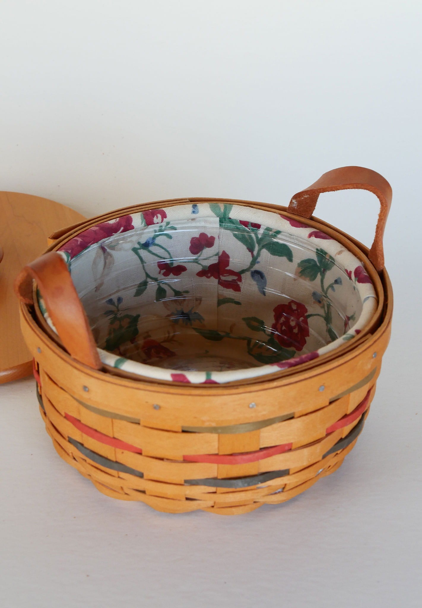 6.5in Longaberger Round Basket and Lid, Floral Liner, Vintage Longaberger Basket and Lid, Vintage Wicker Longaberger Basket, Vintage Longaberger Basket with Liner, Longaberger Basket with Fabric Liner, Vintage Home Decor