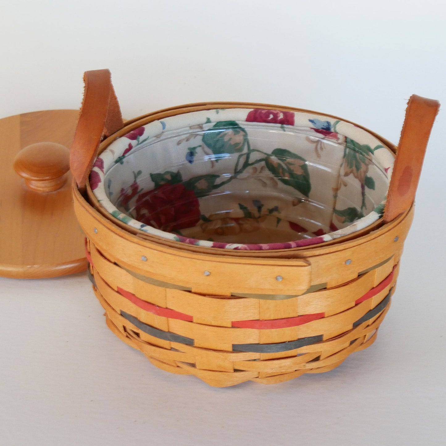 6.5in Longaberger Round Basket and Lid, Floral Liner, Vintage Longaberger Basket and Lid, Vintage Wicker Longaberger Basket, Vintage Longaberger Basket with Liner, Longaberger Basket with Fabric Liner, Vintage Home Decor