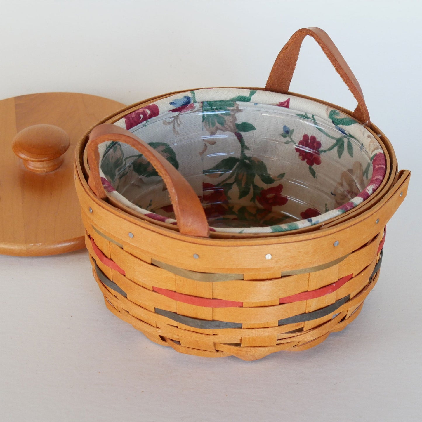 6.5in Longaberger Round Basket and Lid, Floral Liner, Vintage Longaberger Basket and Lid, Vintage Wicker Longaberger Basket, Vintage Longaberger Basket with Liner, Longaberger Basket with Fabric Liner, Vintage Home Decor