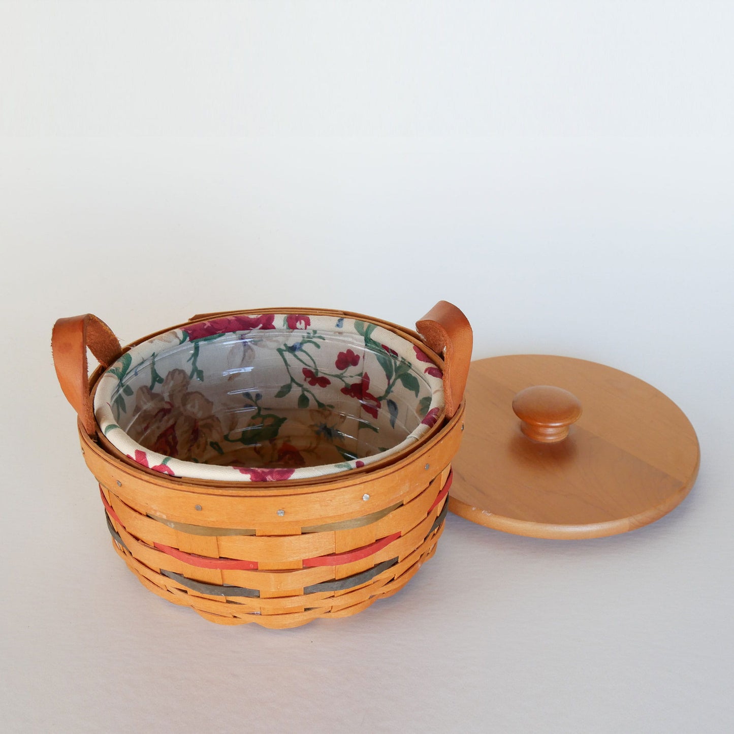 6.5in Longaberger Round Basket and Lid, Floral Liner, Vintage Longaberger Basket and Lid, Vintage Wicker Longaberger Basket, Vintage Longaberger Basket with Liner, Longaberger Basket with Fabric Liner, Vintage Home Decor