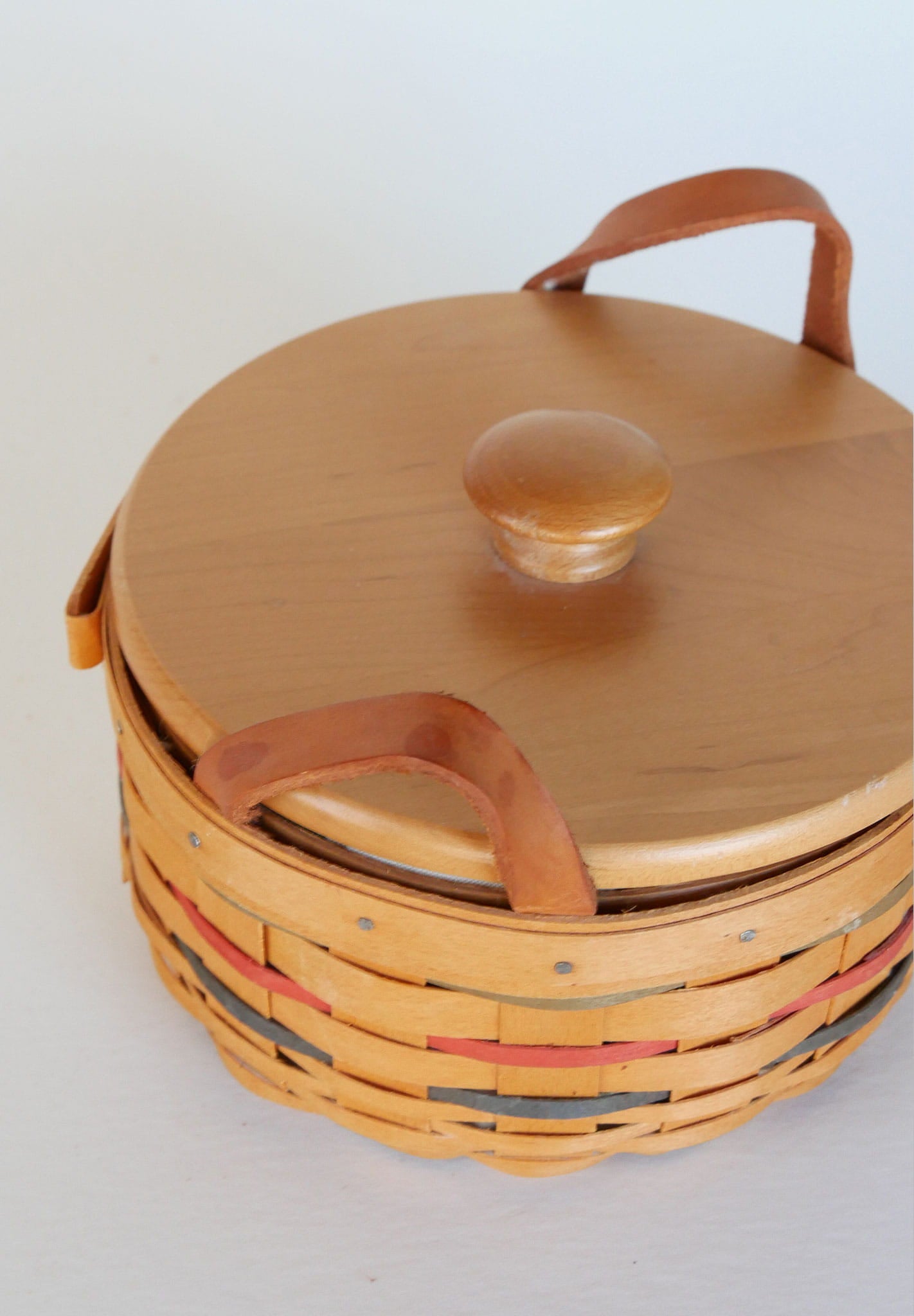 6.5in Longaberger Round Basket and Lid, Floral Liner, Vintage Longaberger Basket and Lid, Vintage Wicker Longaberger Basket, Vintage Longaberger Basket with Liner, Longaberger Basket with Fabric Liner, Vintage Home Decor