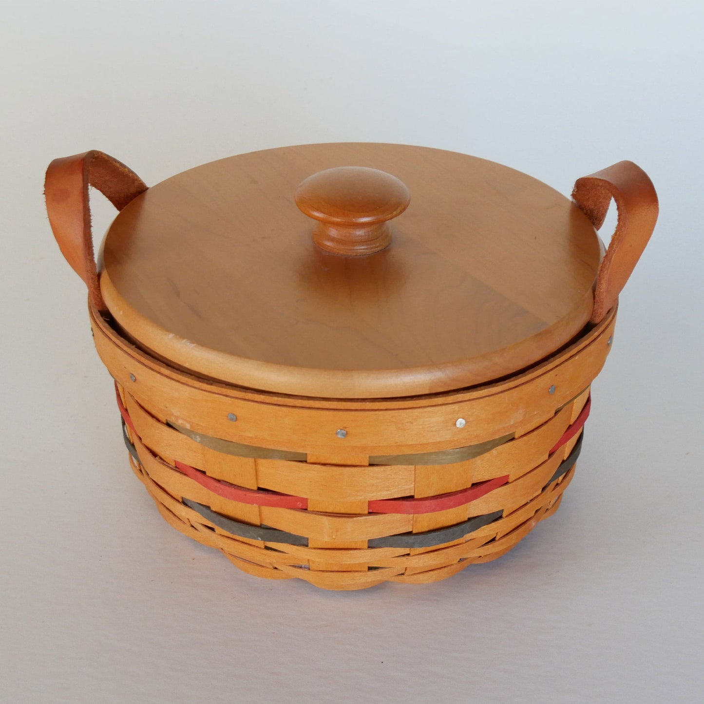 6.5in Longaberger Round Basket and Lid, Floral Liner, Vintage Longaberger Basket and Lid, Vintage Wicker Longaberger Basket, Vintage Longaberger Basket with Liner, Longaberger Basket with Fabric Liner, Vintage Home Decor