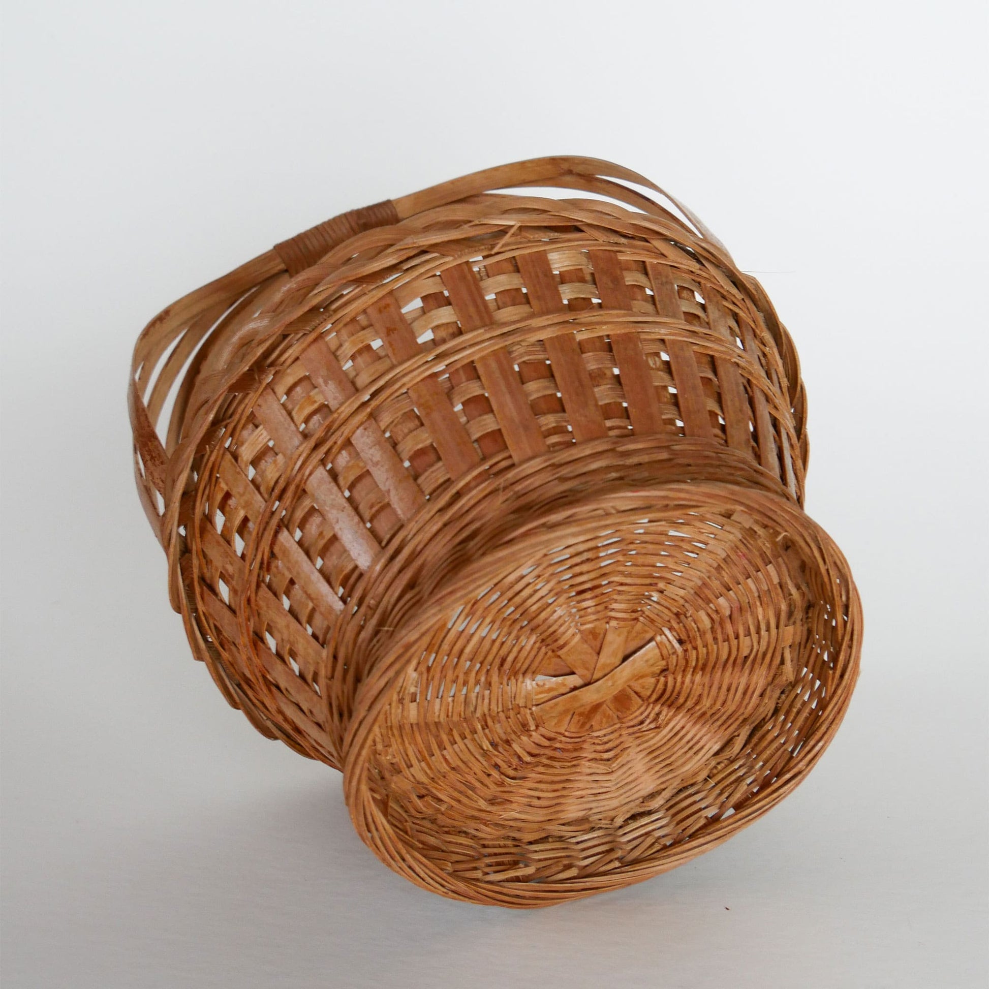 Small Vintage Braided Wicker Handled Basket, Vintage Braided Basket, Vintage Basket Decor, Vintage Home Decor