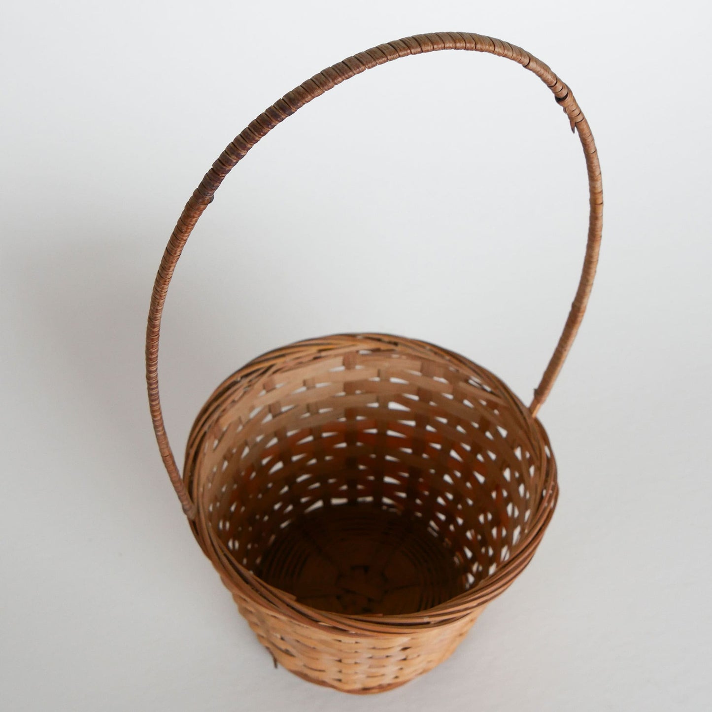 Small Vintage Wicker Basket, Hanging Wicker Basket, Basket Decor, Vintage Home Decor, Vintage Cottagecore Baskets