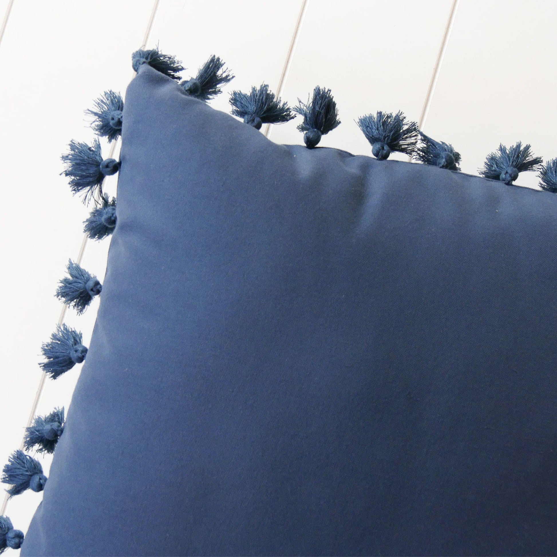Navy Blue Tassle Accent Pillow, Pottery Barn, Pottery Barn Accent Pillow, Navy Blue Accent Pillows, Vintage Blue Accent Pillow, Vintage Navy Accent Pillow, Vintage Blue Throw Pillow, Tassle Blue Pillow