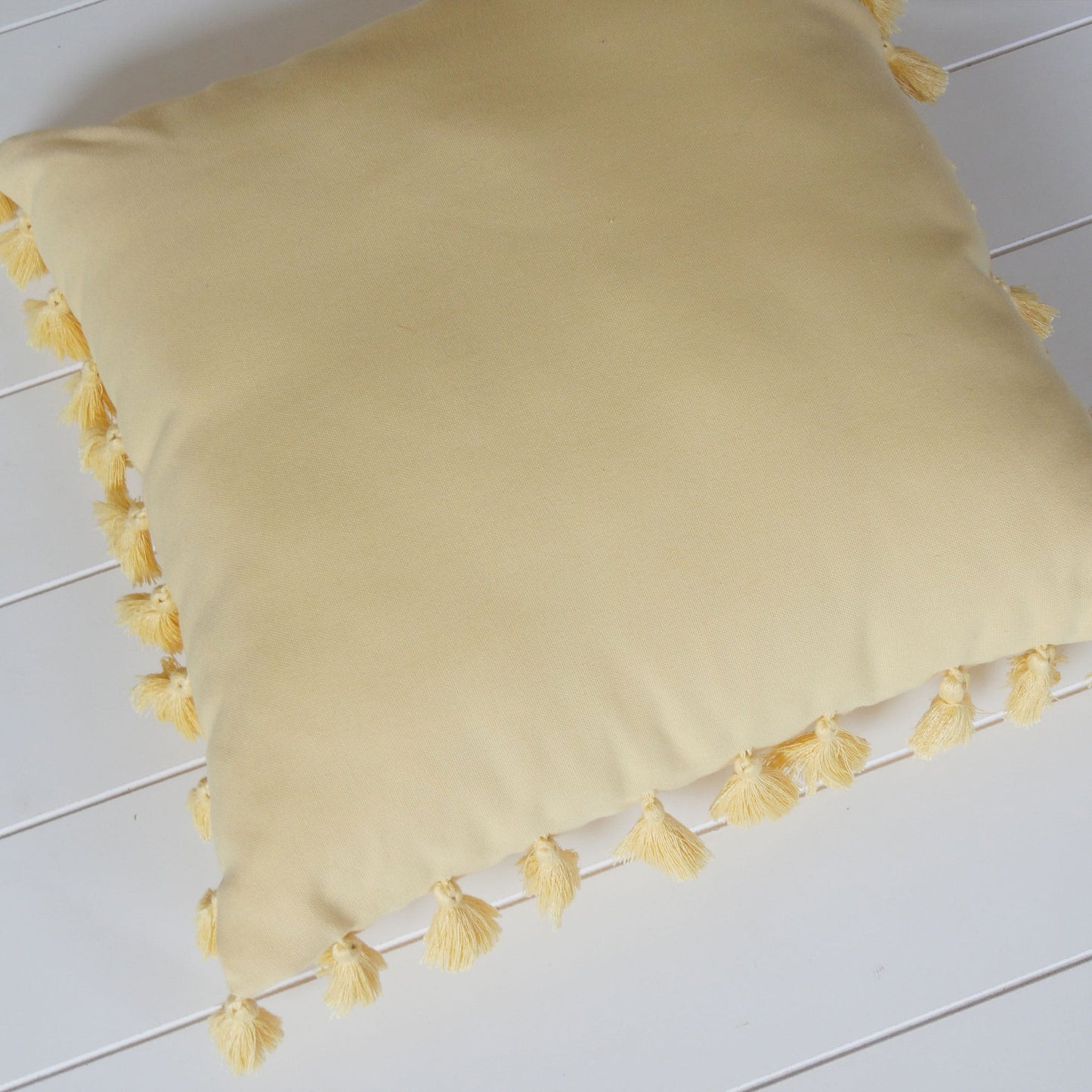 Yellow Tassle Accent Pillow, Pottery Barn, Pottery Barn Accent Pillow, Yellow Accent Pillows, Vintage Yellow Accent Pillow, Vintage Yellowy Accent Pillow, Vintage Yellow Throw Pillow, Tassle Yellow Pillow