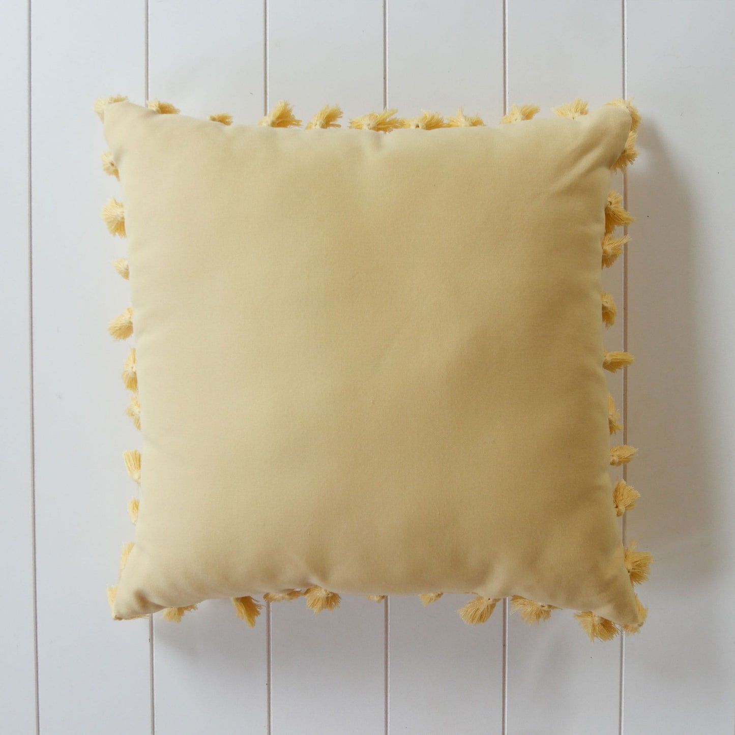 Yellow Tassle Accent Pillow, Pottery Barn, Pottery Barn Accent Pillow, Yellow Accent Pillows, Vintage Yellow Accent Pillow, Vintage Yellowy Accent Pillow, Vintage Yellow Throw Pillow, Tassle Yellow Pillow