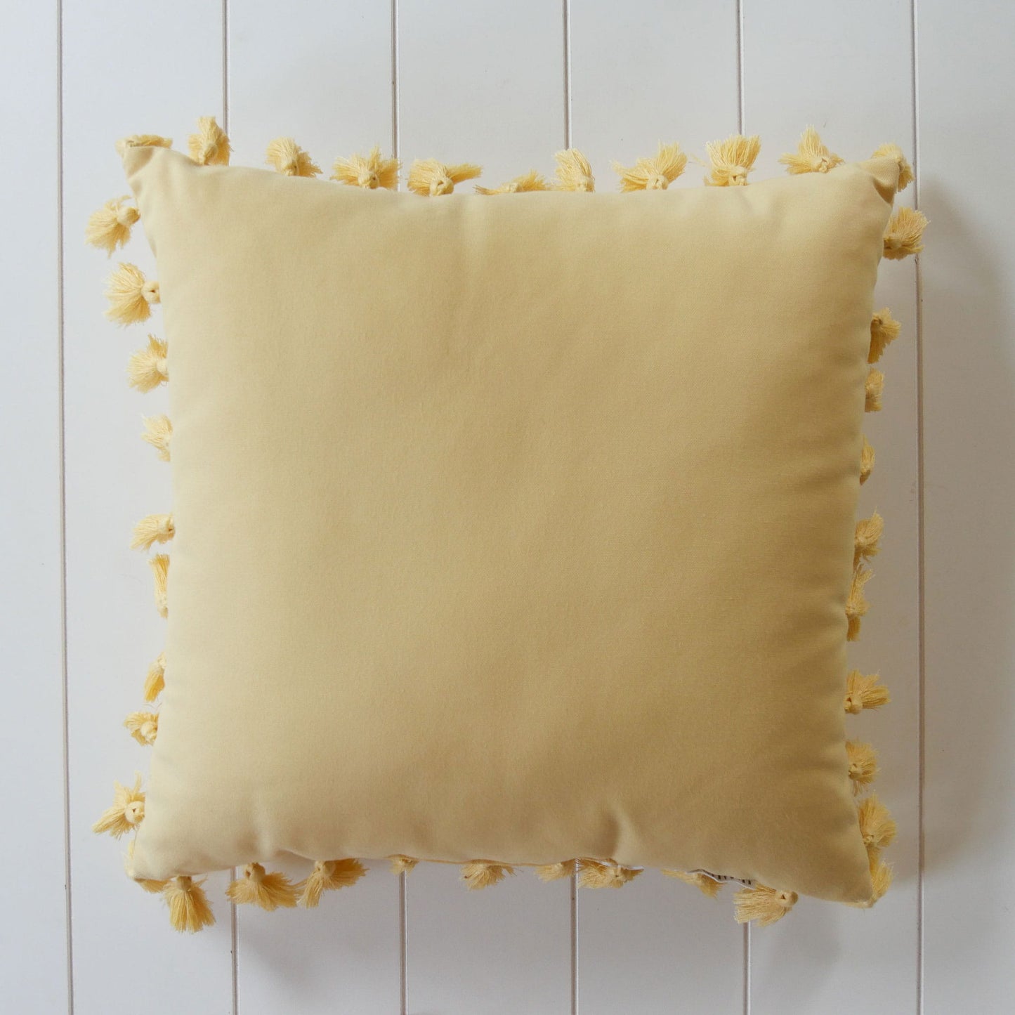 Yellow Tassle Accent Pillow, Pottery Barn, Pottery Barn Accent Pillow, Yellow Accent Pillows, Vintage Yellow Accent Pillow, Vintage Yellowy Accent Pillow, Vintage Yellow Throw Pillow, Tassle Yellow Pillow