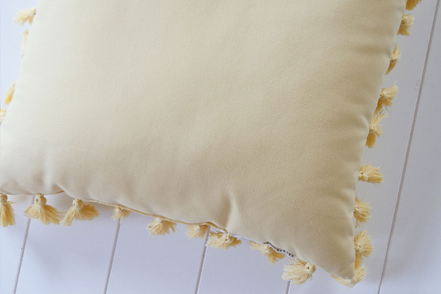 Yellow Tassle Accent Pillow, Pottery Barn, Pottery Barn Accent Pillow, Yellow Accent Pillows, Vintage Yellow Accent Pillow, Vintage Yellowy Accent Pillow, Vintage Yellow Throw Pillow, Tassle Yellow Pillow