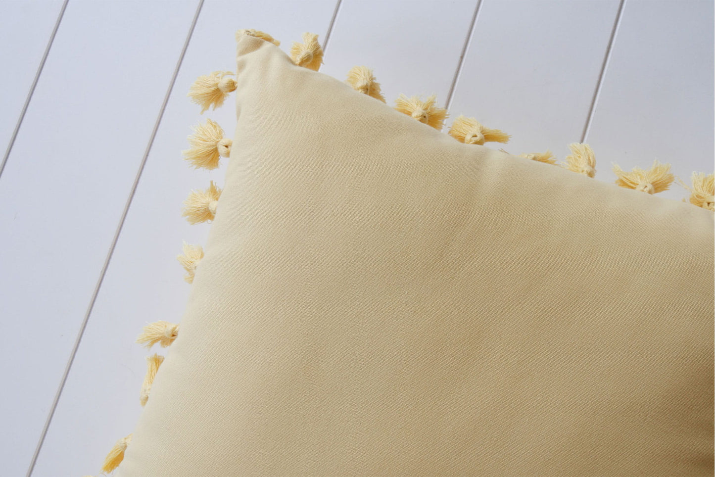 Yellow Tassle Accent Pillow, Pottery Barn, Pottery Barn Accent Pillow, Yellow Accent Pillows, Vintage Yellow Accent Pillow, Vintage Yellowy Accent Pillow, Vintage Yellow Throw Pillow, Tassle Yellow Pillow