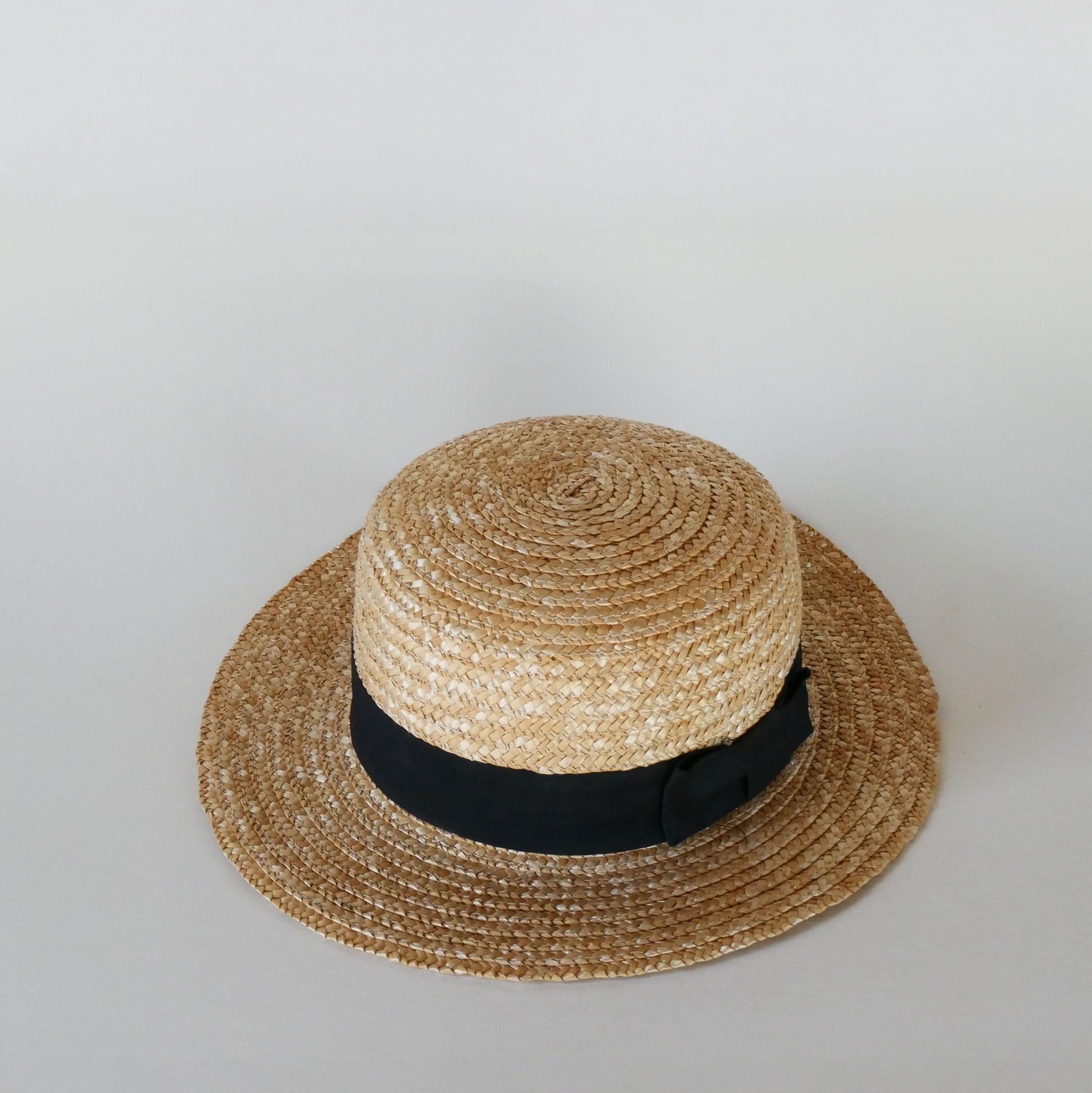Straw Boater Hat with Black Band and Bow, Derby Hat, Vintage Straw Derby Hat, Vintage Wicker Hat, Vintage Boater Hat, Vintage Straw Hat Black Band, Boho Straw Hat