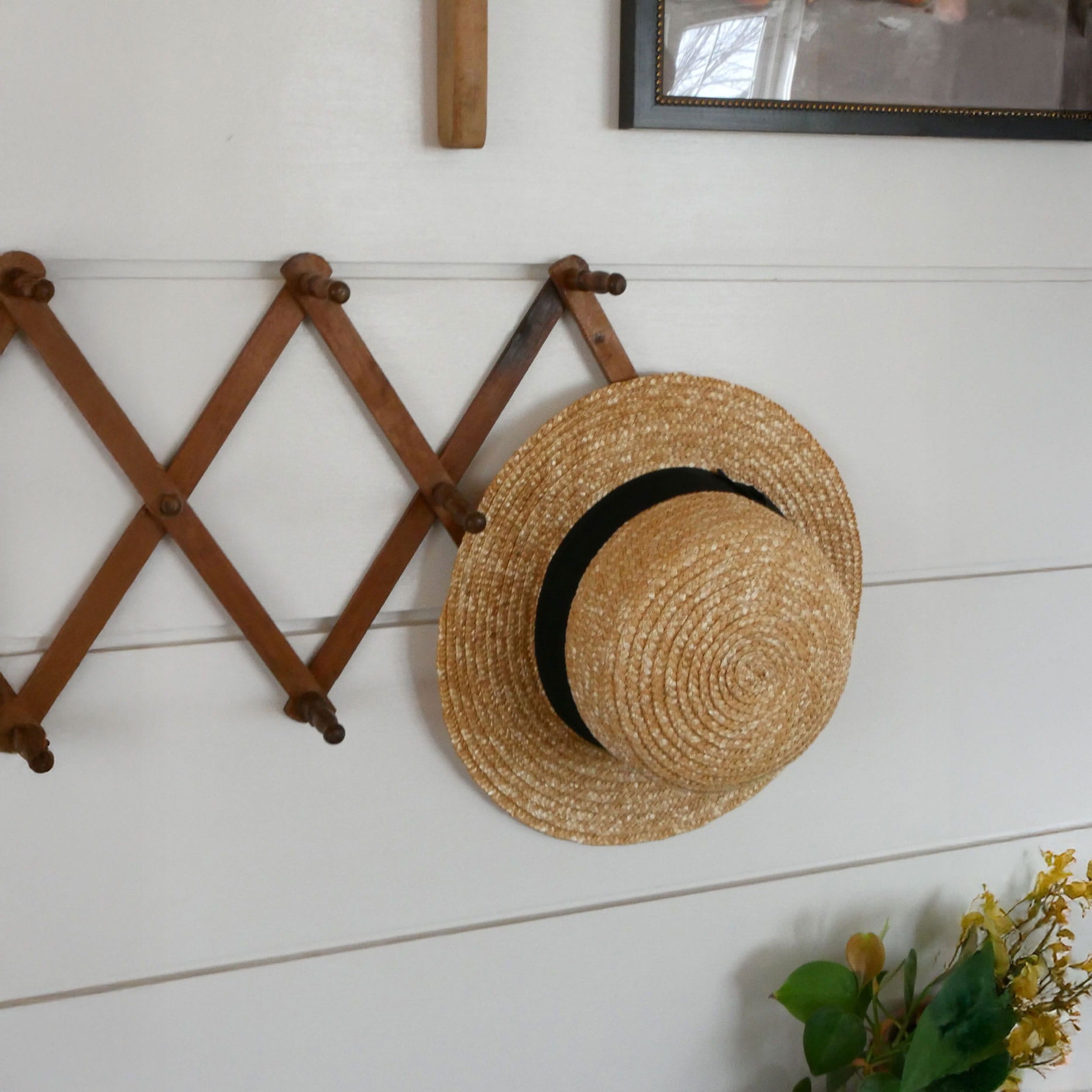 Straw Boater Hat with Black Band and Bow, Derby Hat, Vintage Straw Derby Hat, Vintage Wicker Hat, Vintage Boater Hat, Vintage Straw Hat Black Band, Boho Straw Hat