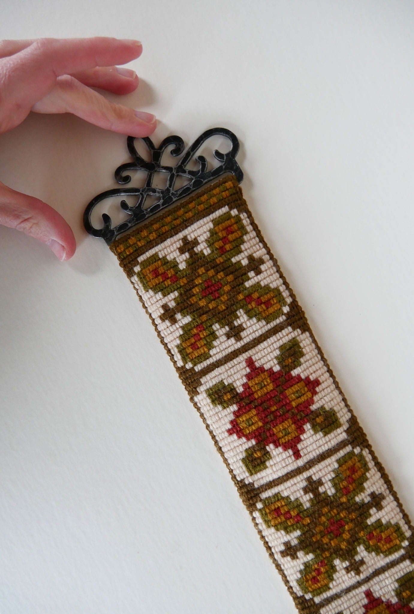 Swedish Embroidery Wall Hanging, Folk Wall Hanging, Swedish Wall Hanging, Vintage Folk Wall Decor, Vintage Tapestry Wall Hanging, Vintage Wall Decor