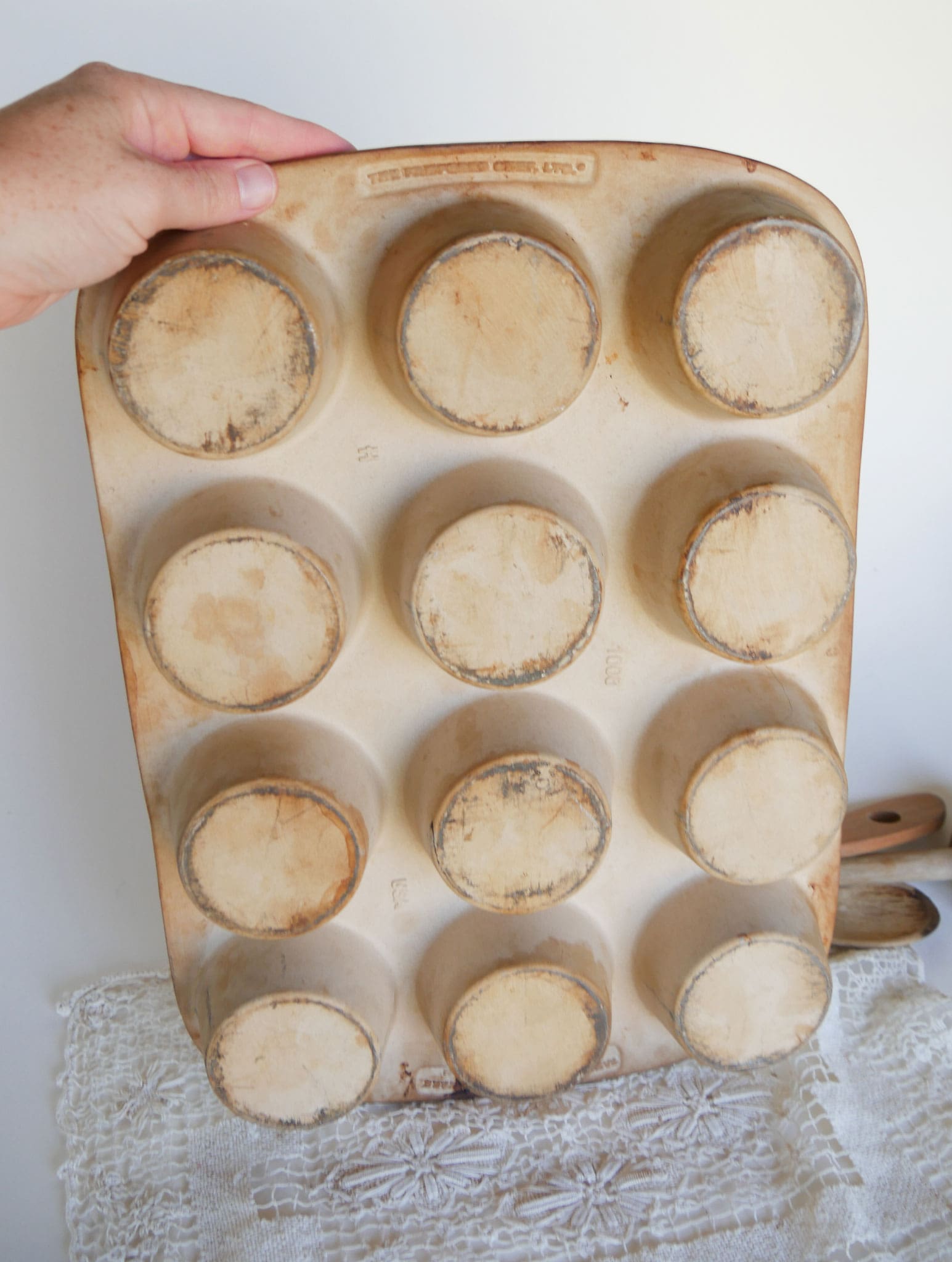 Pampered Chef Family Heritage Stoneware Muffin Pan Primtive Kitchen Decor Vintage Kitchen DEcor Farmhouse Kitchen Decor