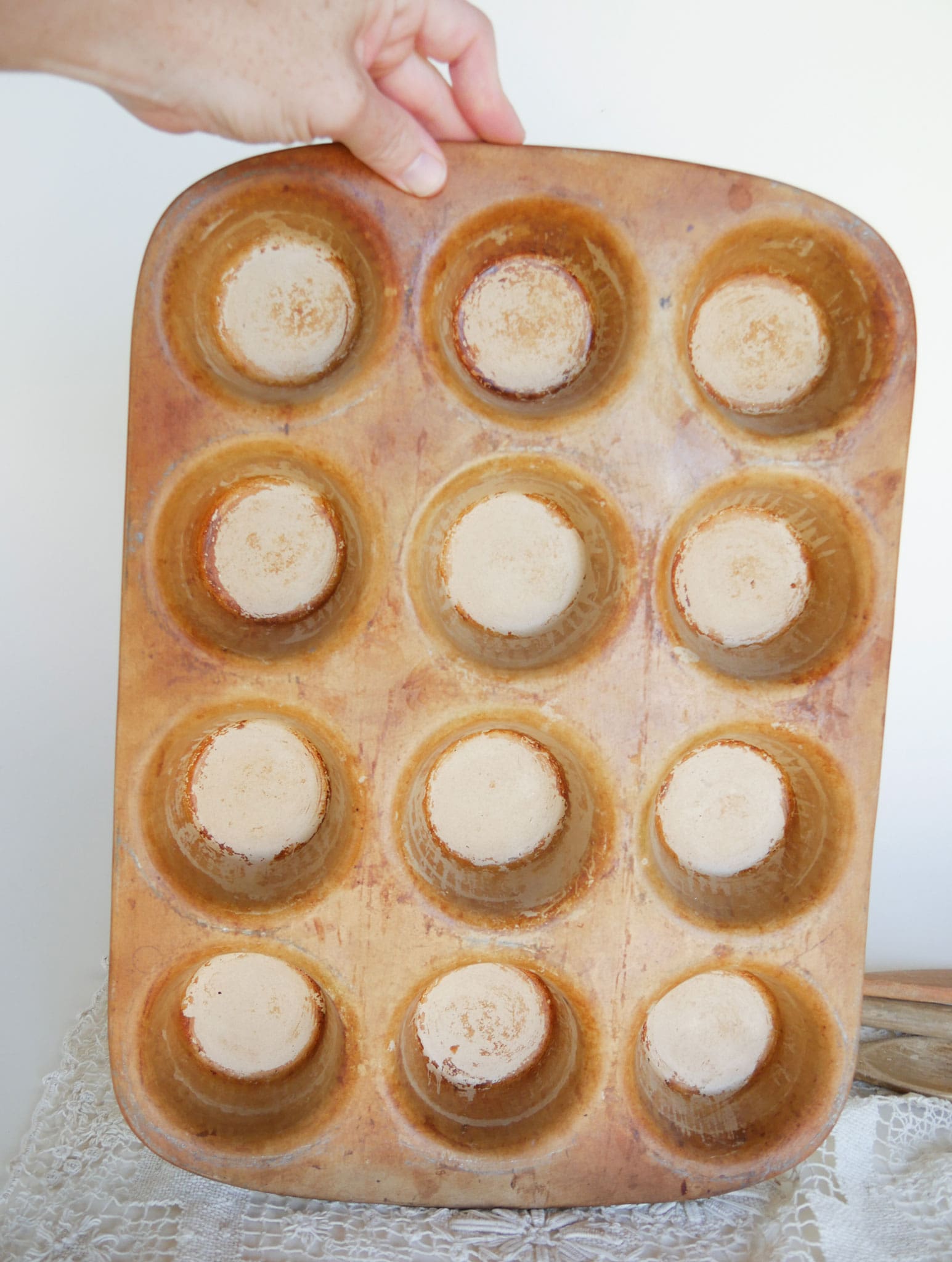 Pampered Chef Family Heritage Stoneware Muffin Pan Primtive Kitchen Decor Vintage Kitchen DEcor Farmhouse Kitchen Decor
